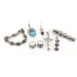 Silver jewellery set with semi precious stones including malachite and quartz, approximate weight