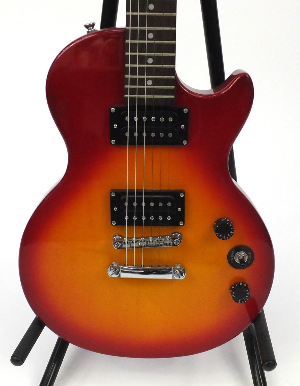 Epiphone Les Paul Special II electric guitar with six strings and Stagg amplifier : For Further - Image 4 of 8