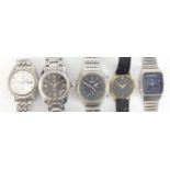 Four gentleman's Seiko wristwatches and one Tissot including a chronograph :For Further Condition