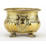 18th century oval engraved brass planter of small proportions, with tin liner on paw feet, 12.5cm