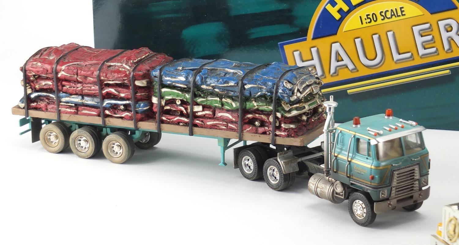 Corgi die Texaco Star Explorer and a Heavy Hauler, both with boxes and scale 1:50 : For Further - Image 5 of 6
