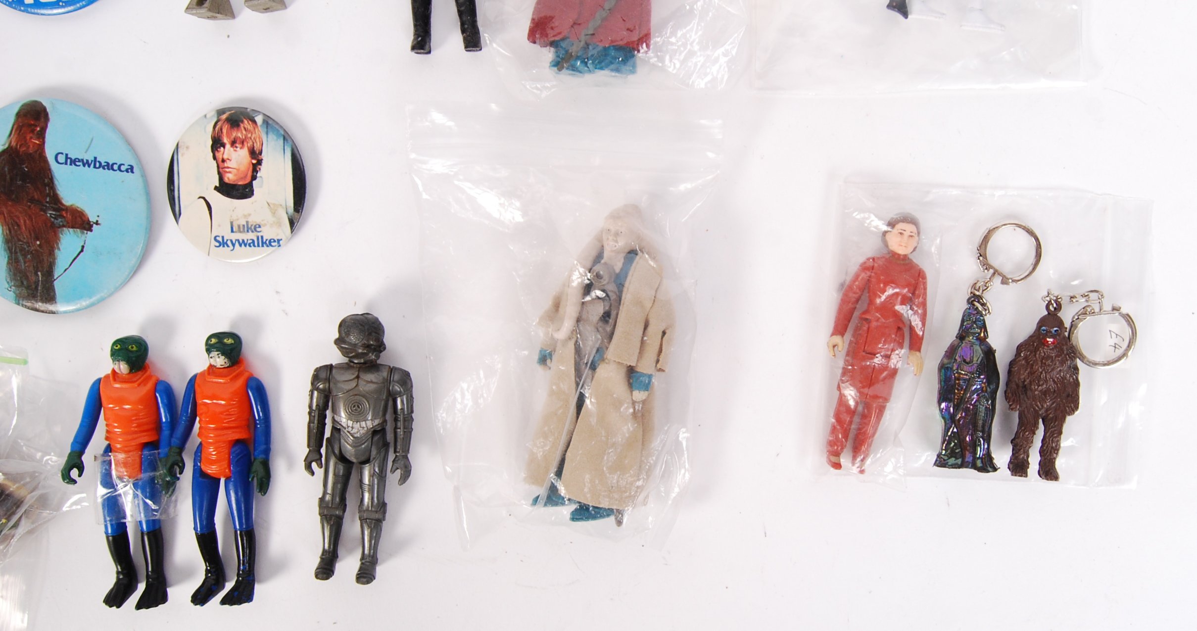 HASBRO STAR WARS FIGURES & ACCESSORIES - Image 3 of 4