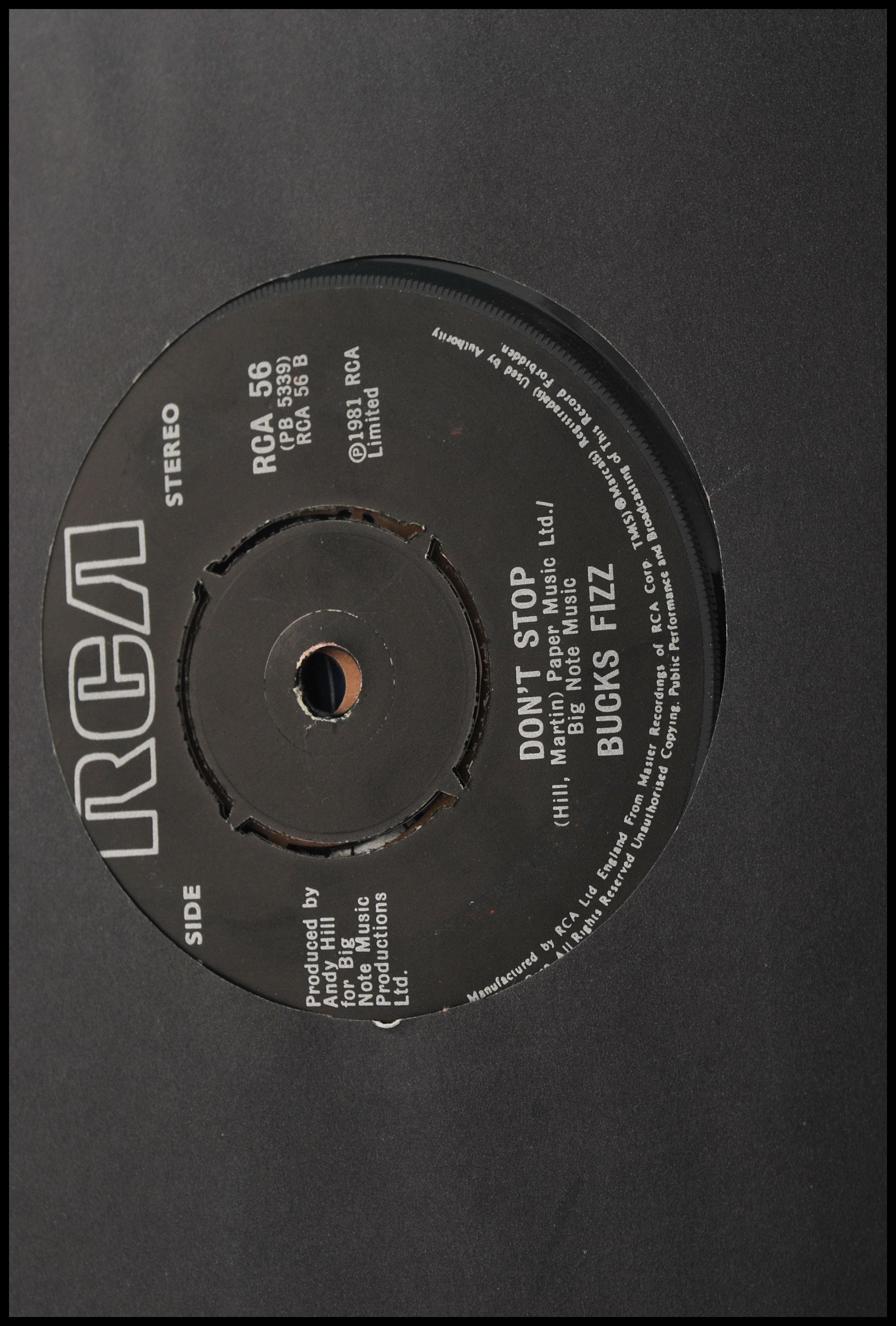A collection of vinyl 7" 45rpm record singles dating from the 1960s featuring various artists and - Image 9 of 11