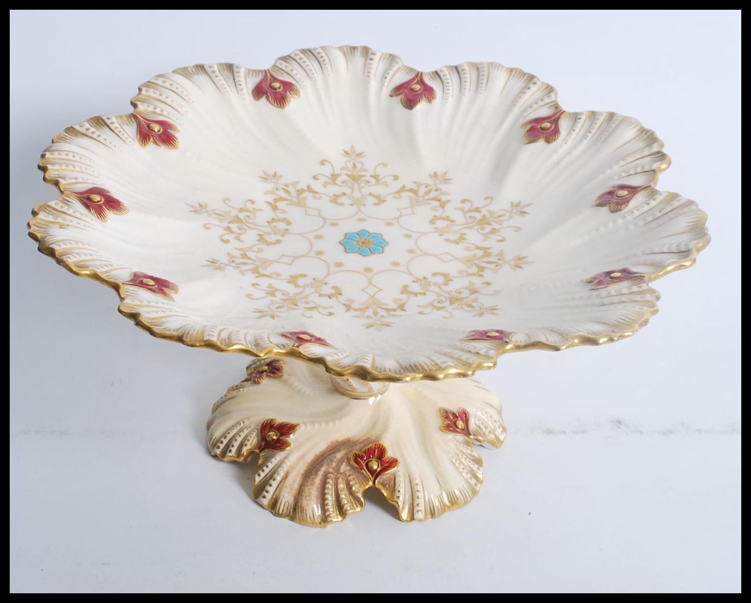 A 19th century Coalport ivory blush dessert set consisting of three plates and two tazzas / comports - Image 6 of 9