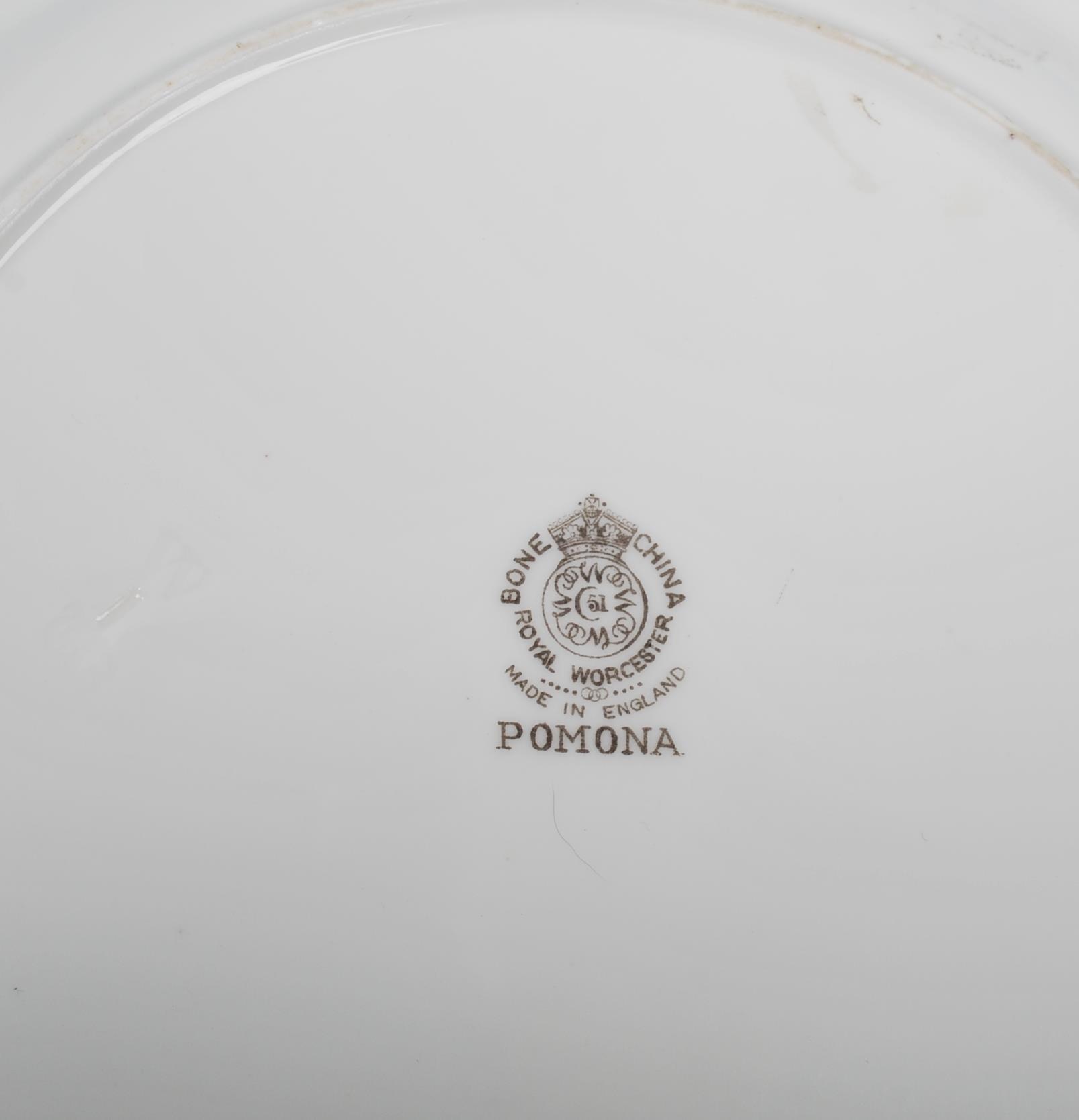 A collection of Royal Worcester Porcelain to include an unusual Fide-Et-Fiducia marked part - Image 13 of 13