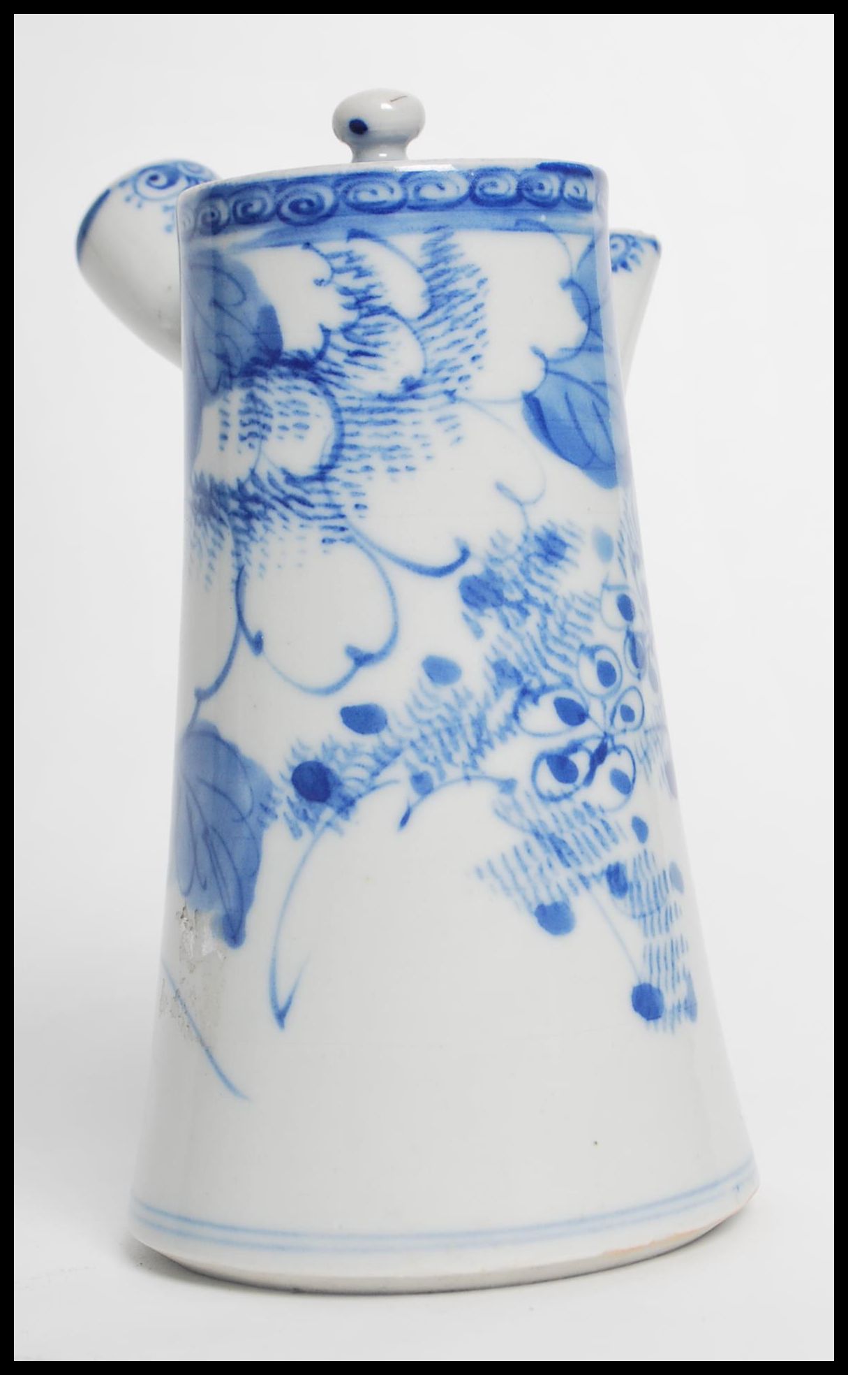 An early 20th century Chinese blue and white teapot of tall form having a handle to side. Measures - Image 3 of 7