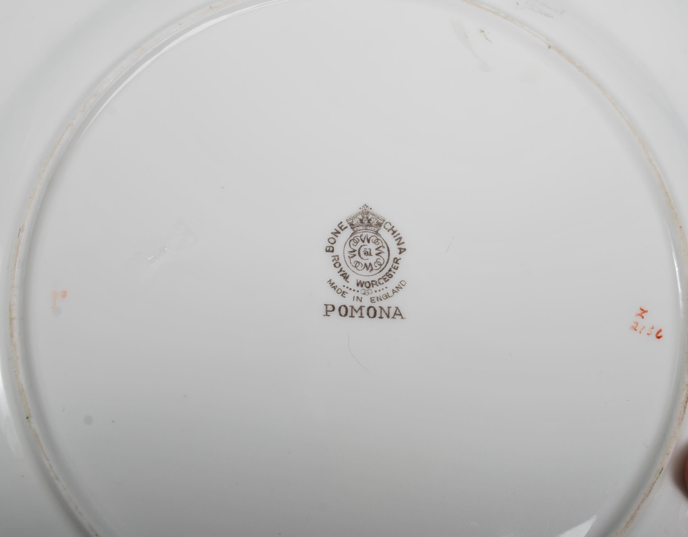 A collection of Royal Worcester Porcelain to include an unusual Fide-Et-Fiducia marked part - Image 12 of 13