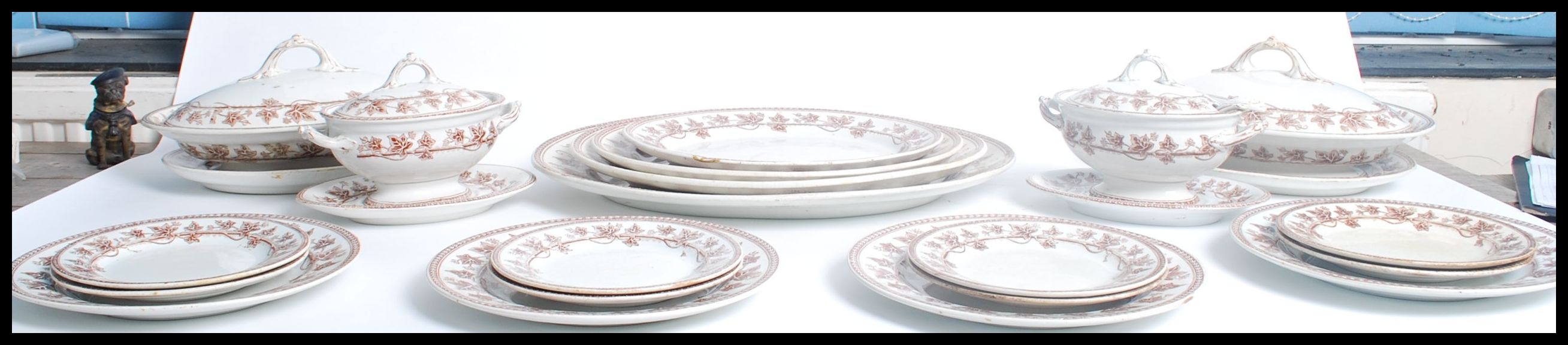 A 19th century Victorian Wedgwood Ivy pattern dinner service consisting of tureens, plates