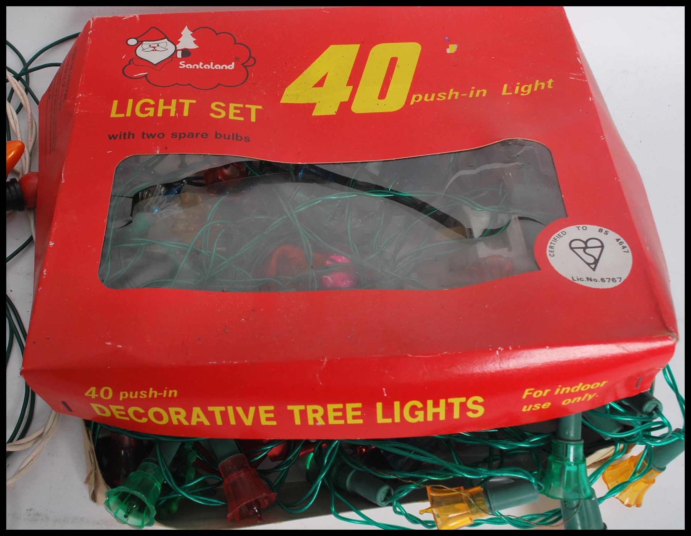 A collection of vintage 20th century Christmas lights to include two sets retaining original boxes. - Image 11 of 11