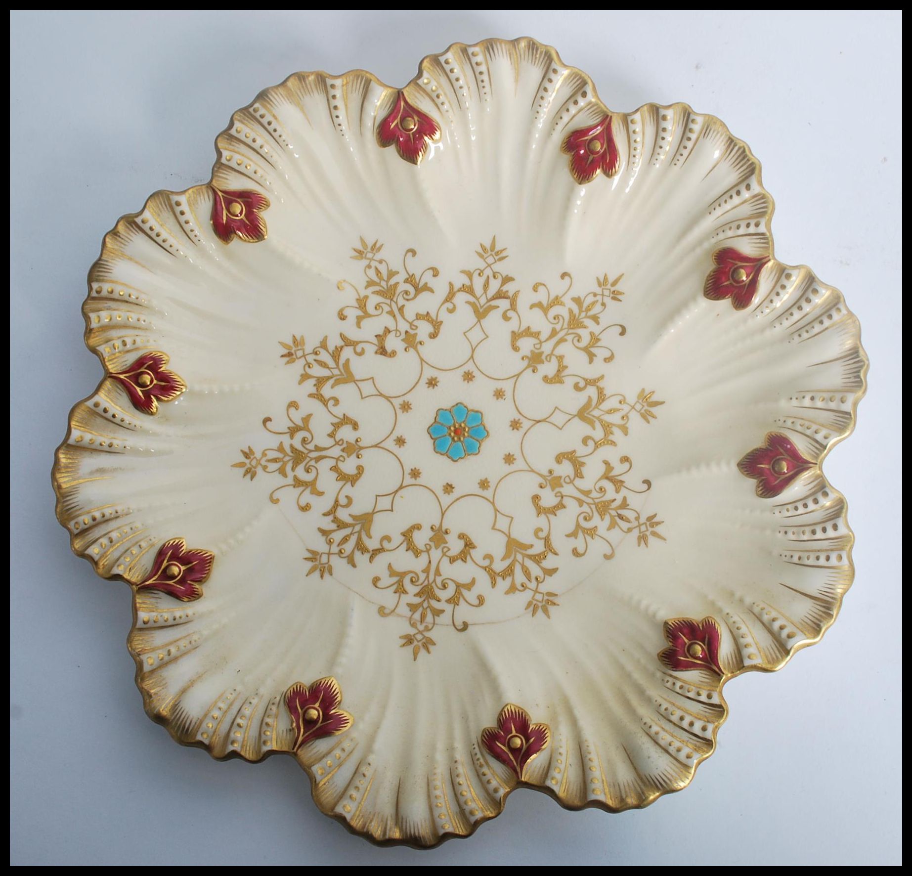 A 19th century Coalport ivory blush dessert set consisting of three plates and two tazzas / comports - Image 5 of 9