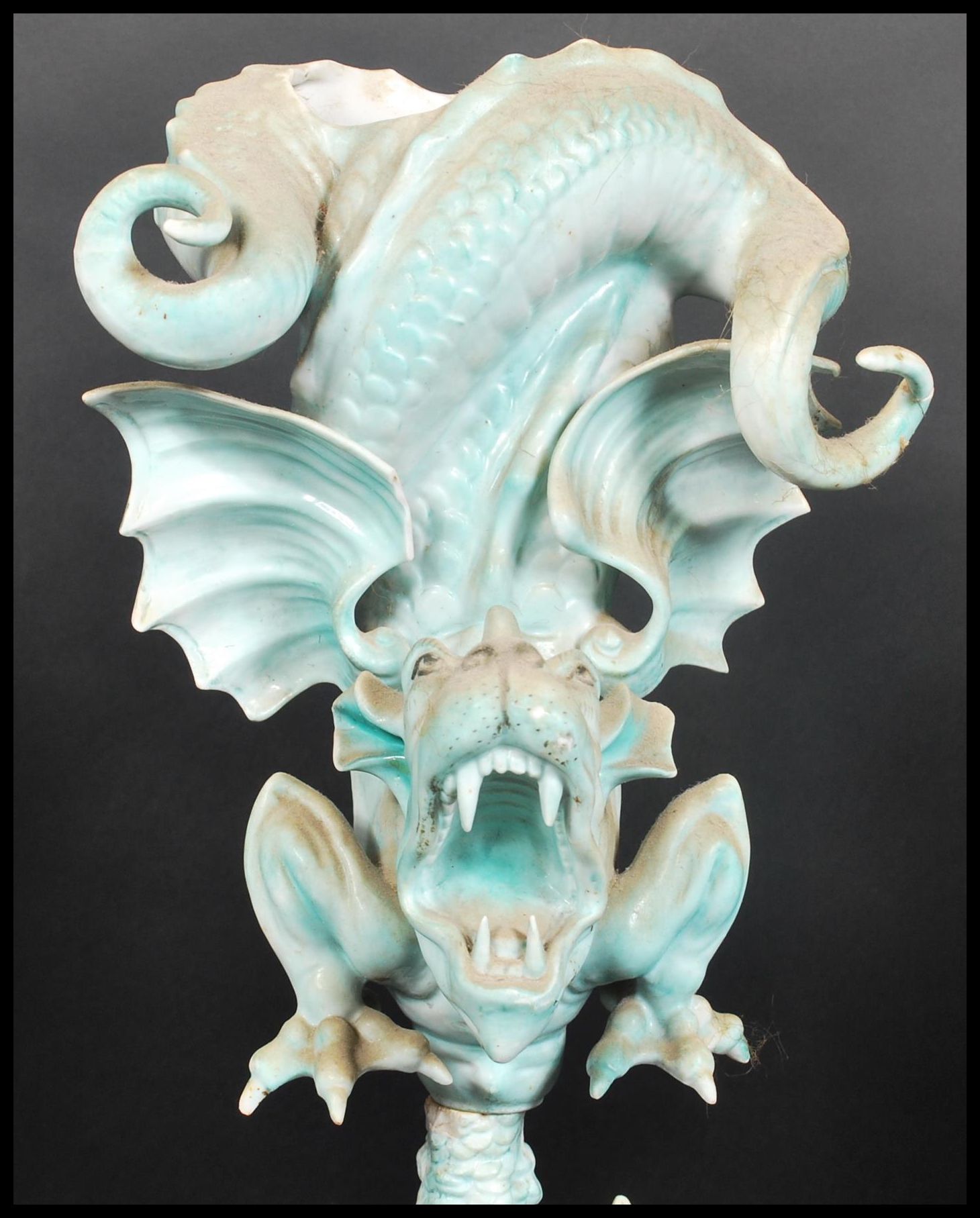 A 19th century Ernst Bohne & Söhne grotesque dragon porcelain centrepiece vase. The inverted - Image 14 of 17