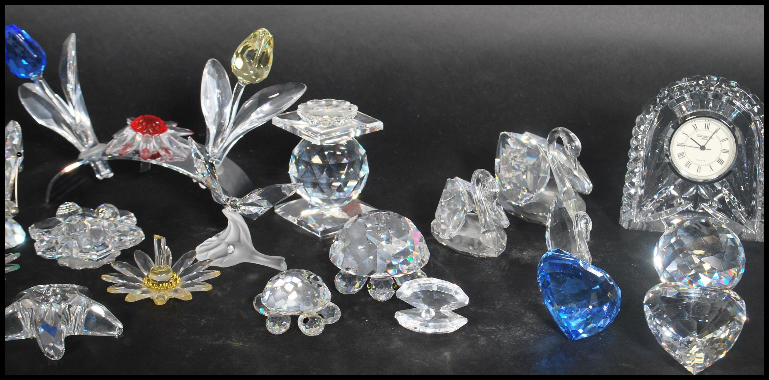 A good extensive collection of Swarovski crystals to include polar bear, mice, butterflies, frogs, - Image 9 of 12