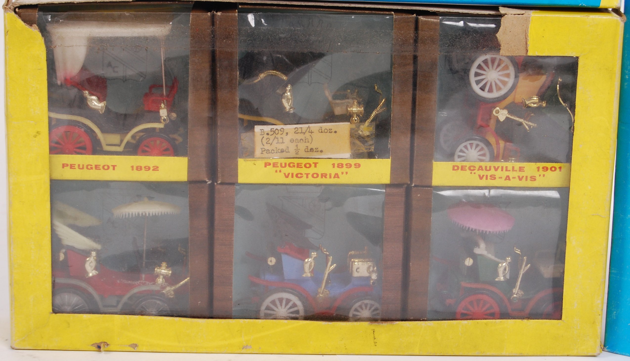 NOVELTY VINTAGE JAPANESE PLASTIC 'DIECAST' STYLE MODEL CARS - Image 3 of 5