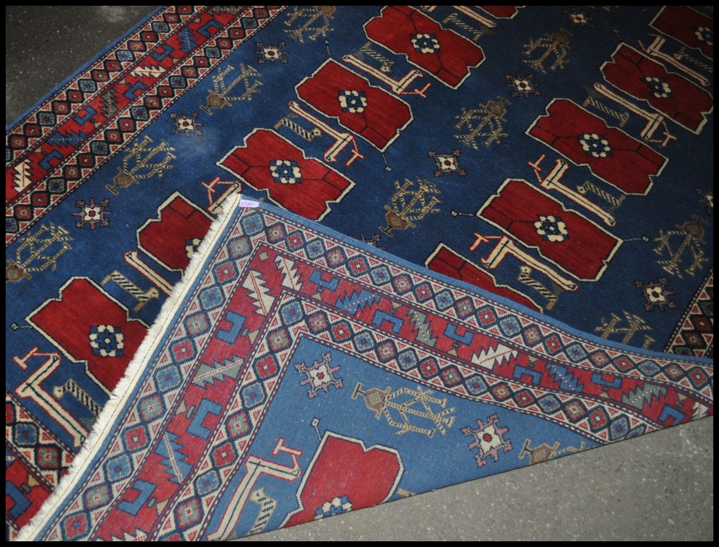 A 20th century handmade Persian carpet rug of wool - Image 4 of 4