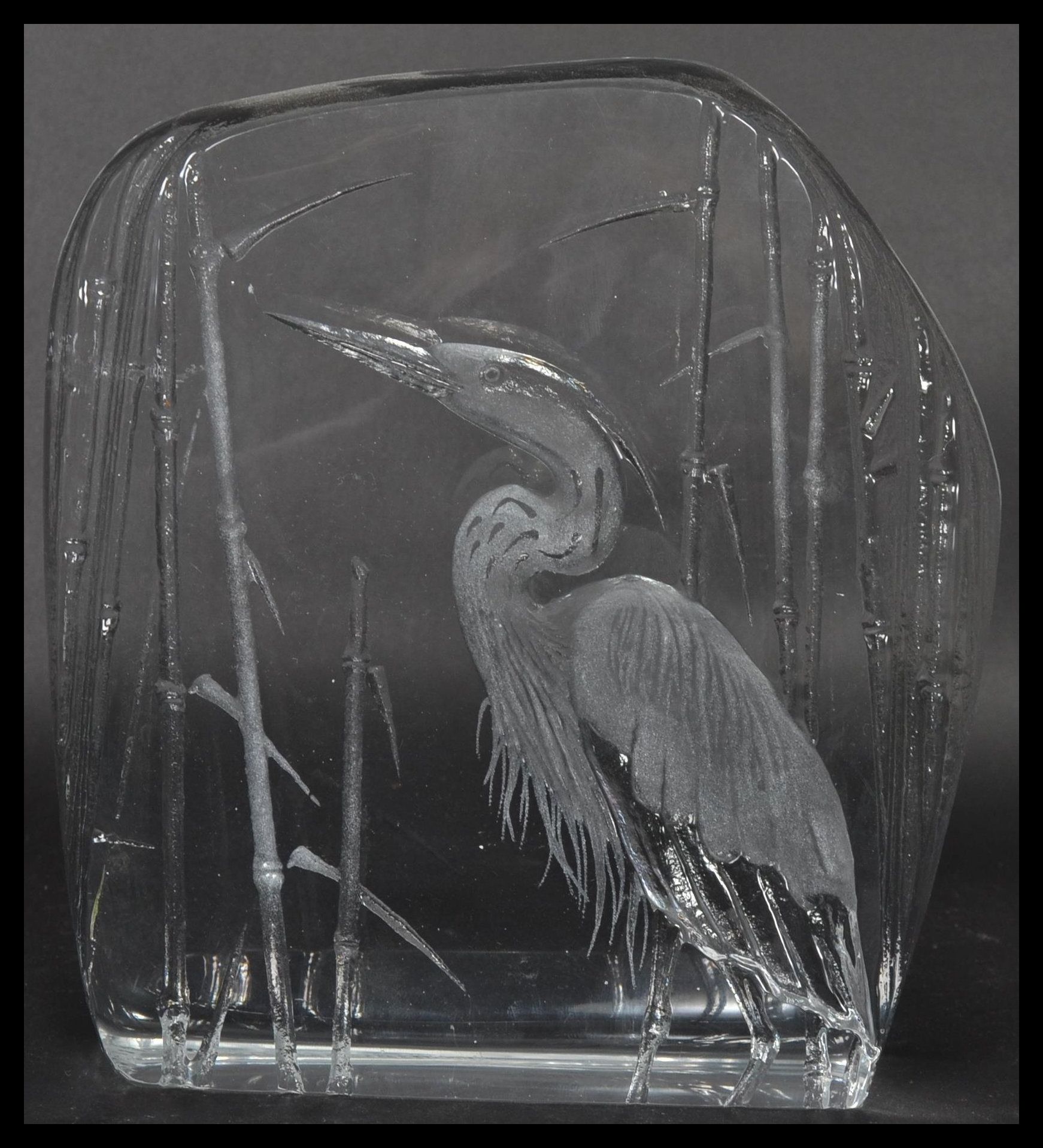 A mid 20th century Scandinavian studio art glass sculpture paperweight in the form of a Heron. - Image 3 of 8