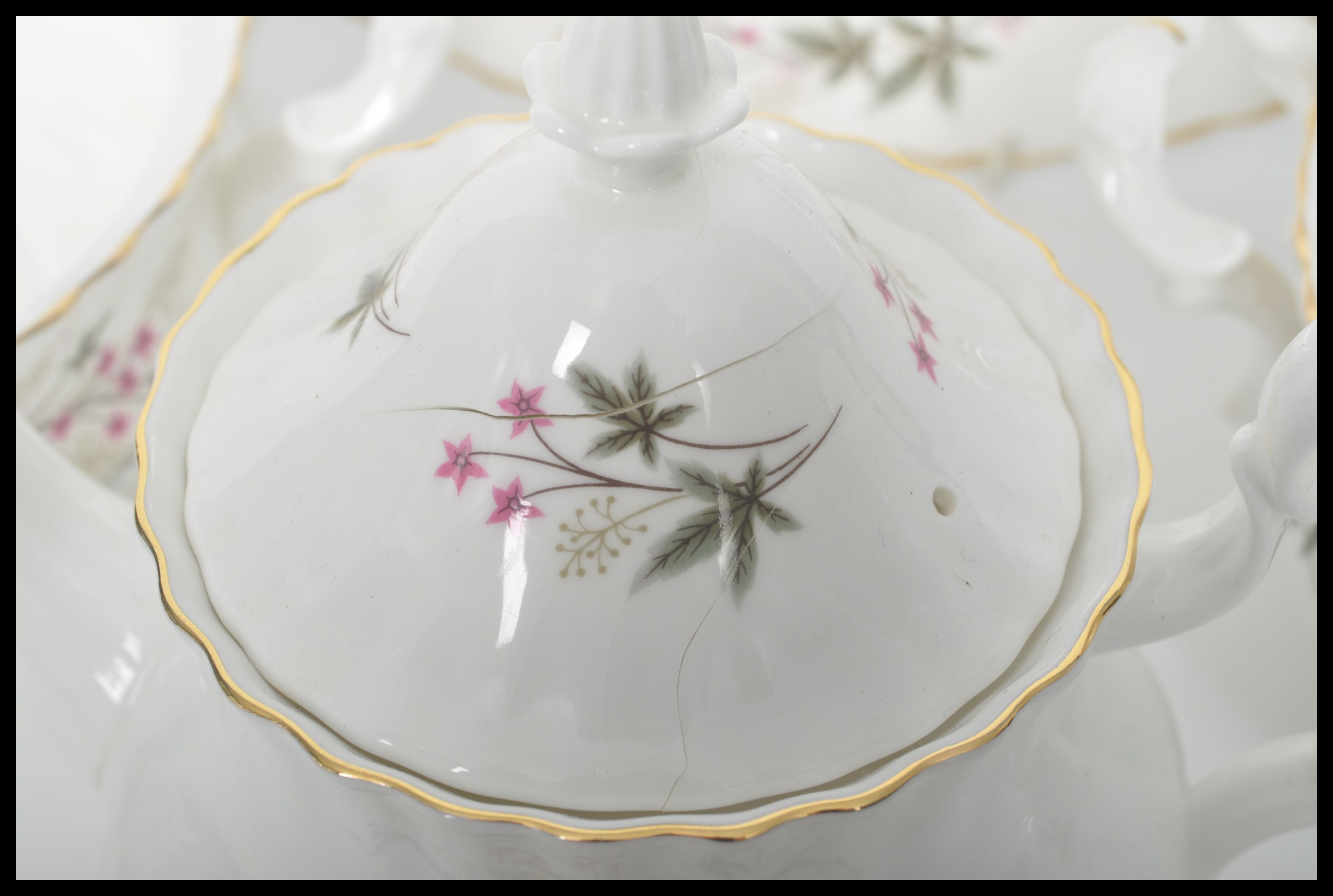 A retro Royal Kent part dinner service in ' The Sylvia ' pattern, consisting of various  plates, - Image 5 of 6