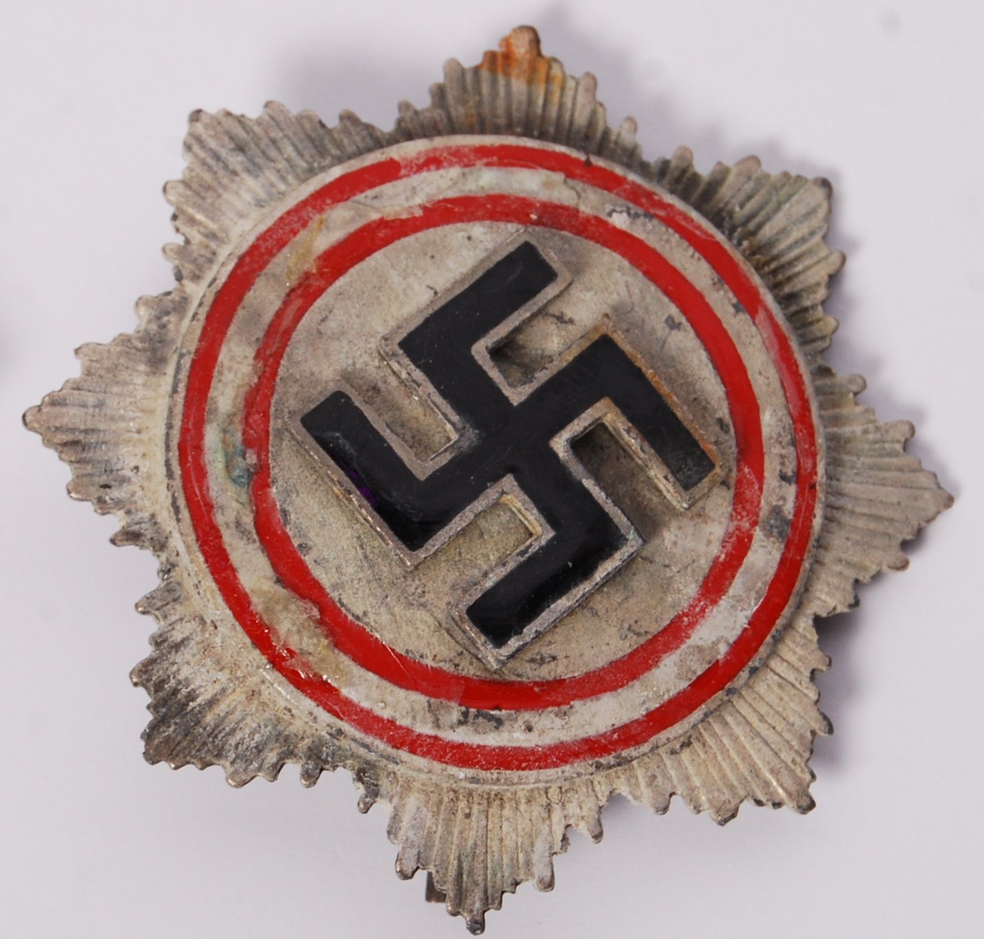 DEUTSCHES KREUZ BADGES - Image 3 of 4