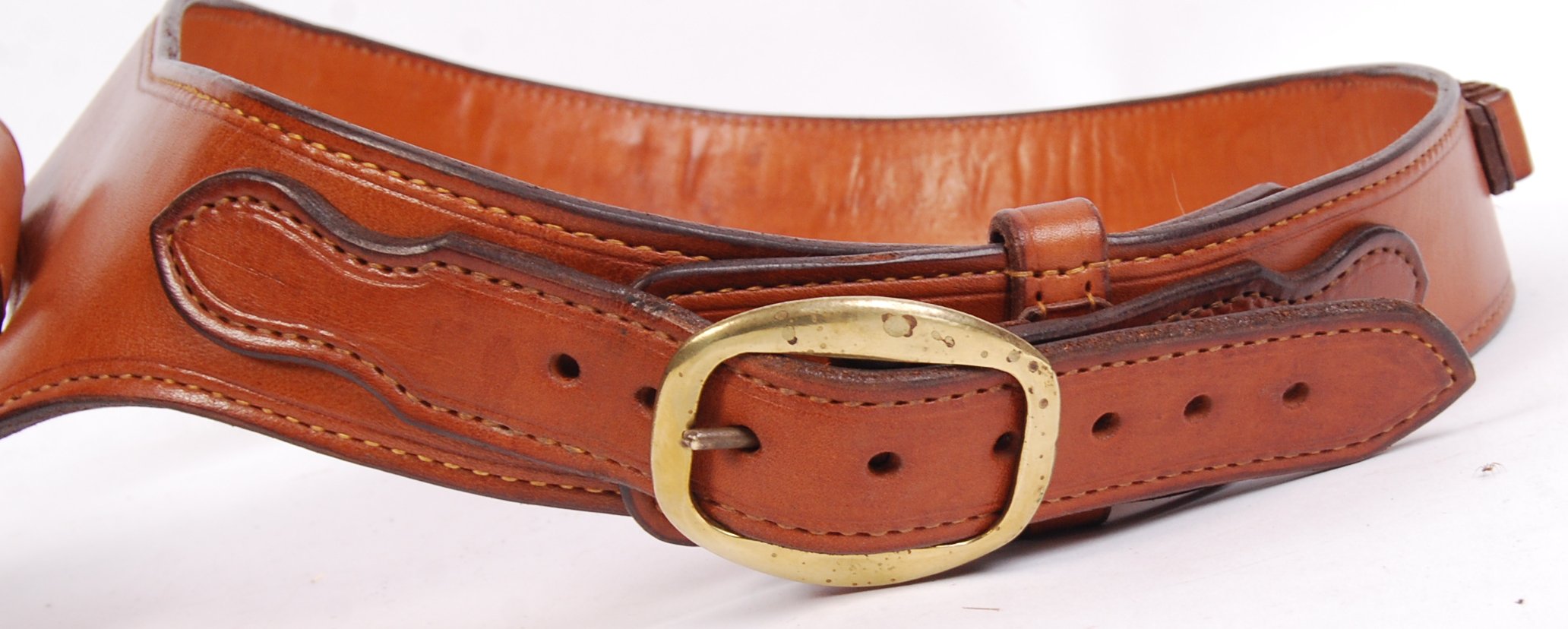 HANDMADE LEATHER GUN BELT - Image 3 of 4