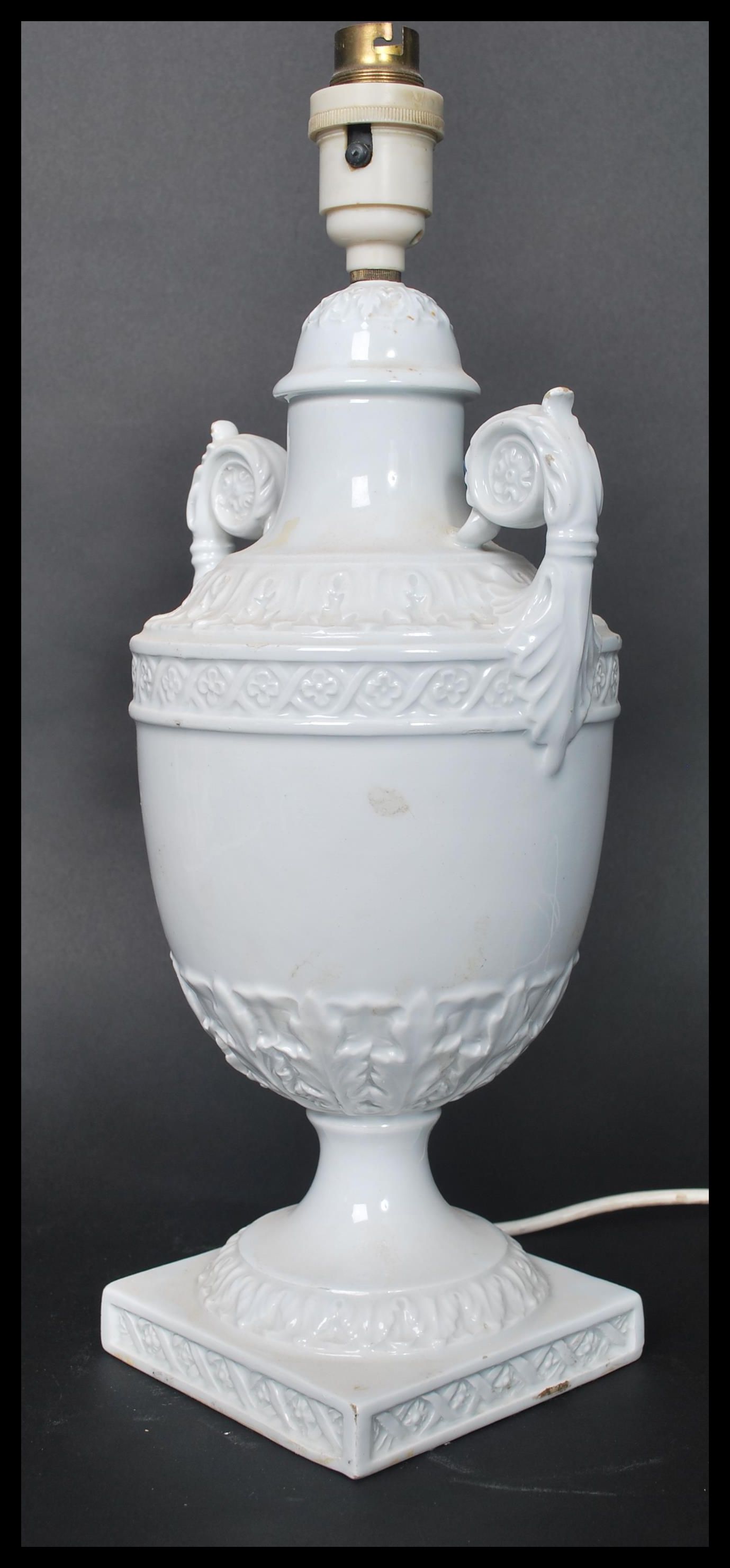 A 19th century Victorian style ceramic table lamp - Image 2 of 2