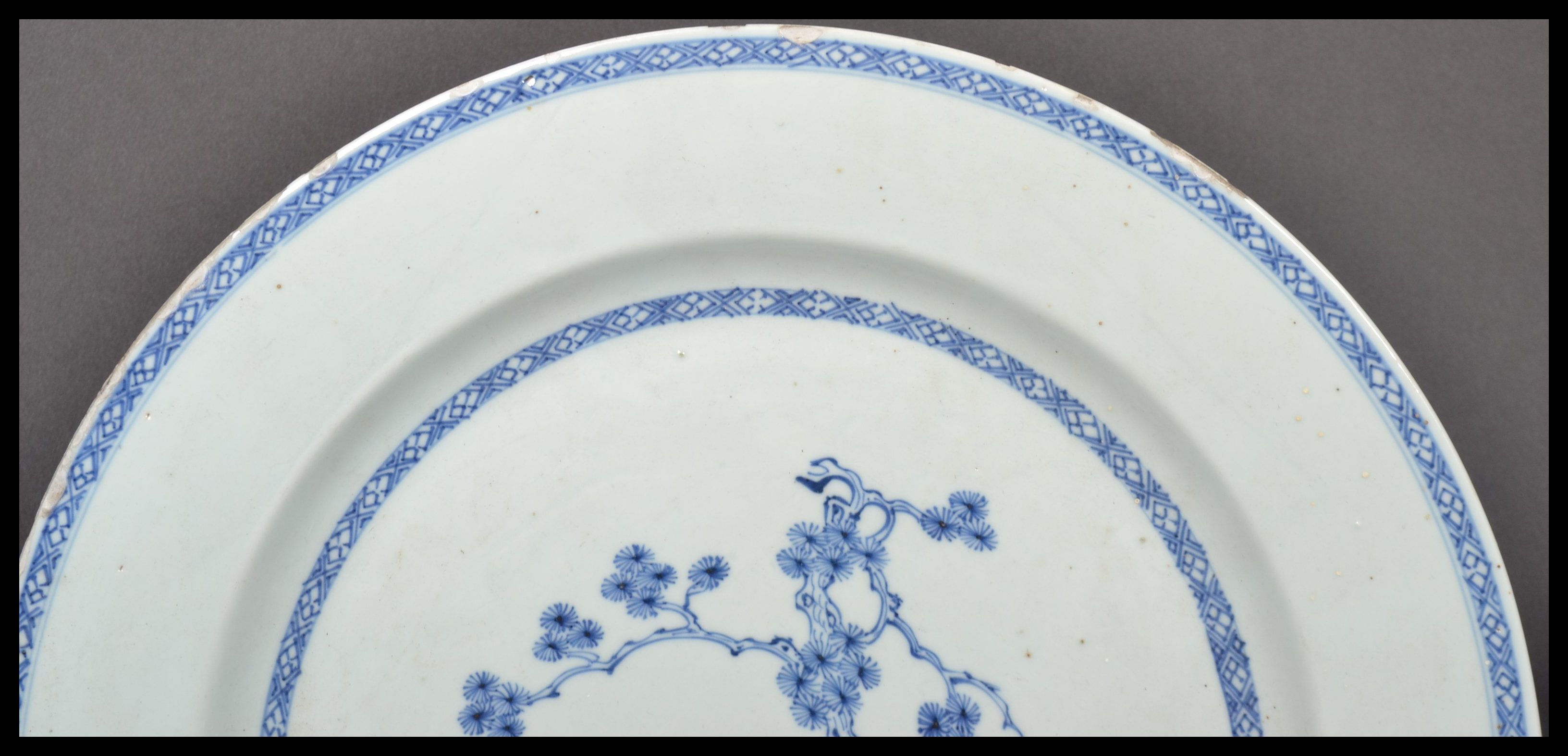 An 18th century Chinese Qing Long blue and white l - Image 3 of 7
