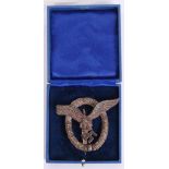 WWII GERMAN LUFTWAFFE CASED MEDAL / BADGE