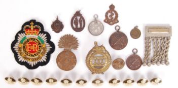 ASSORTED MILITARIA - PATCHES, BADGES & BUTTONS