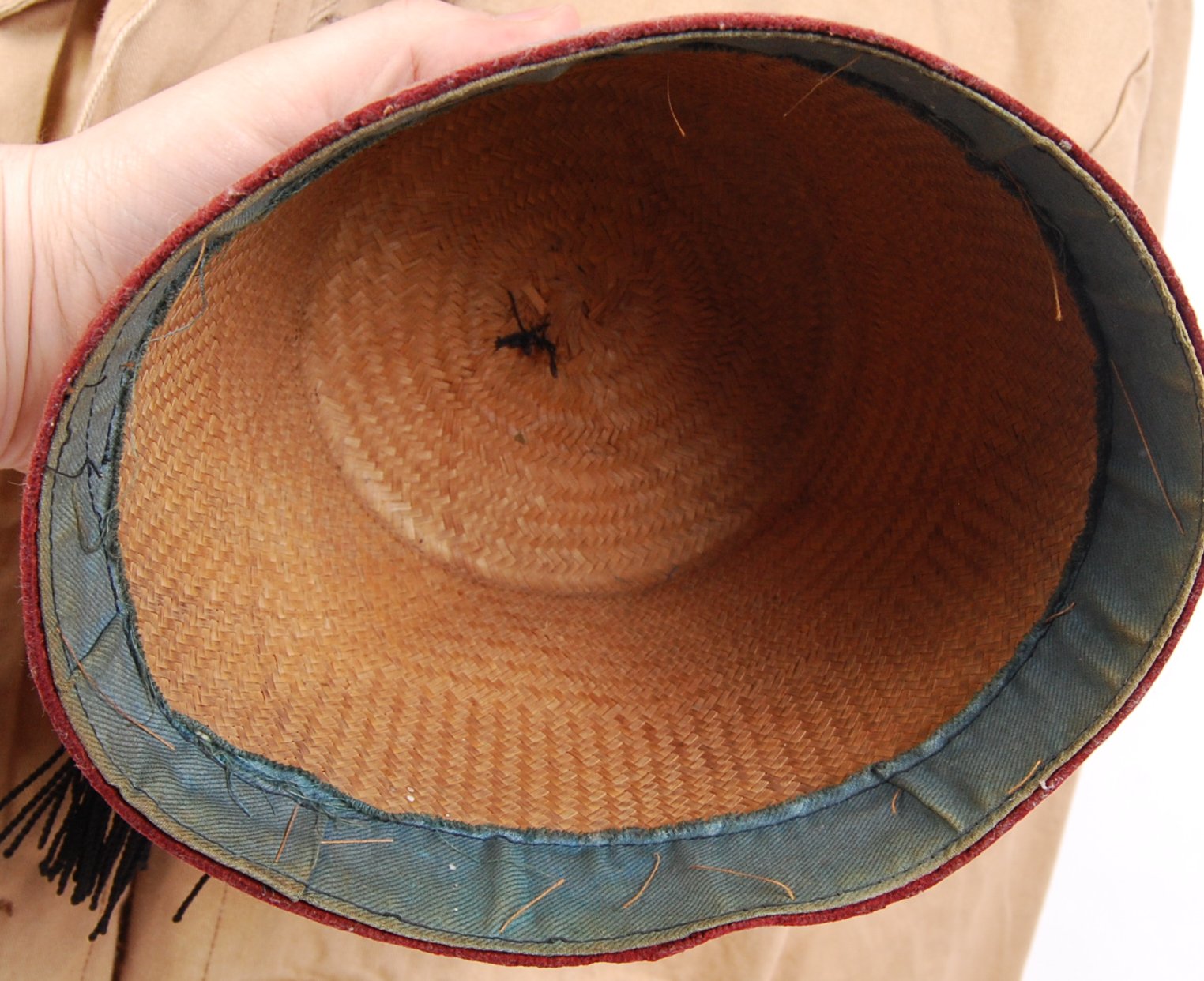 20TH CENTURY MILITARY STYLE PITH HELMET, TUNIC AND - Image 3 of 4