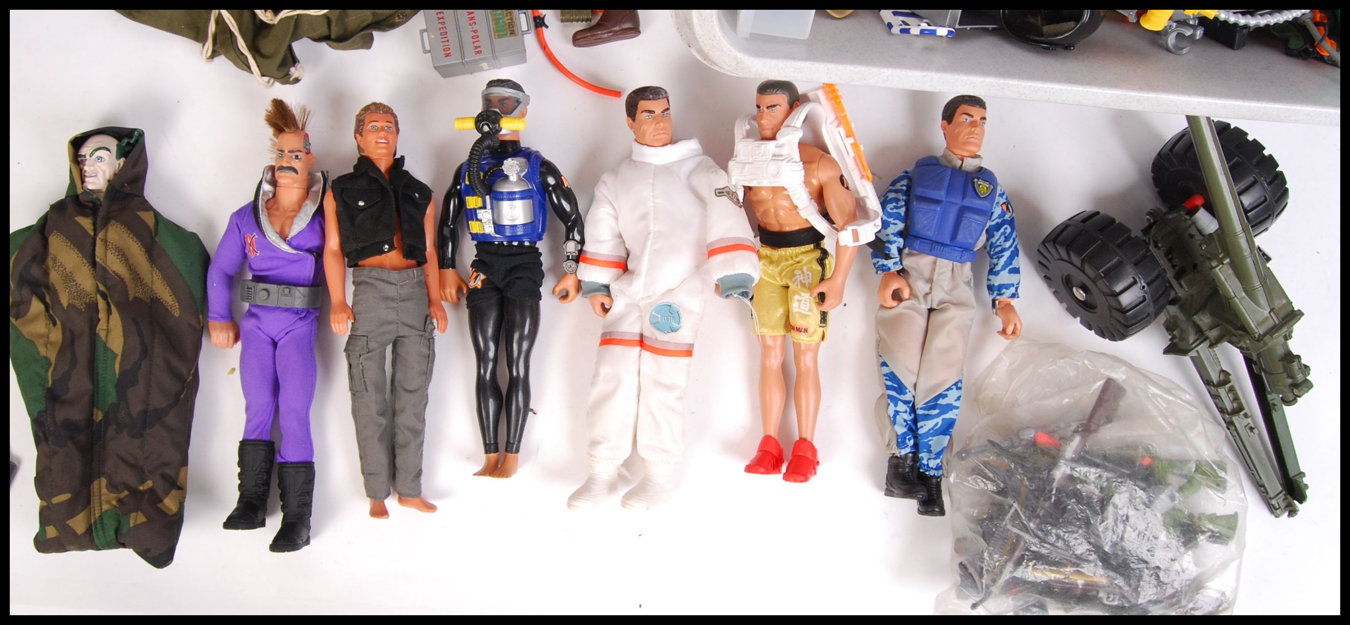 HASBRO ACTION MAN & ACCESSORIES - Image 2 of 6