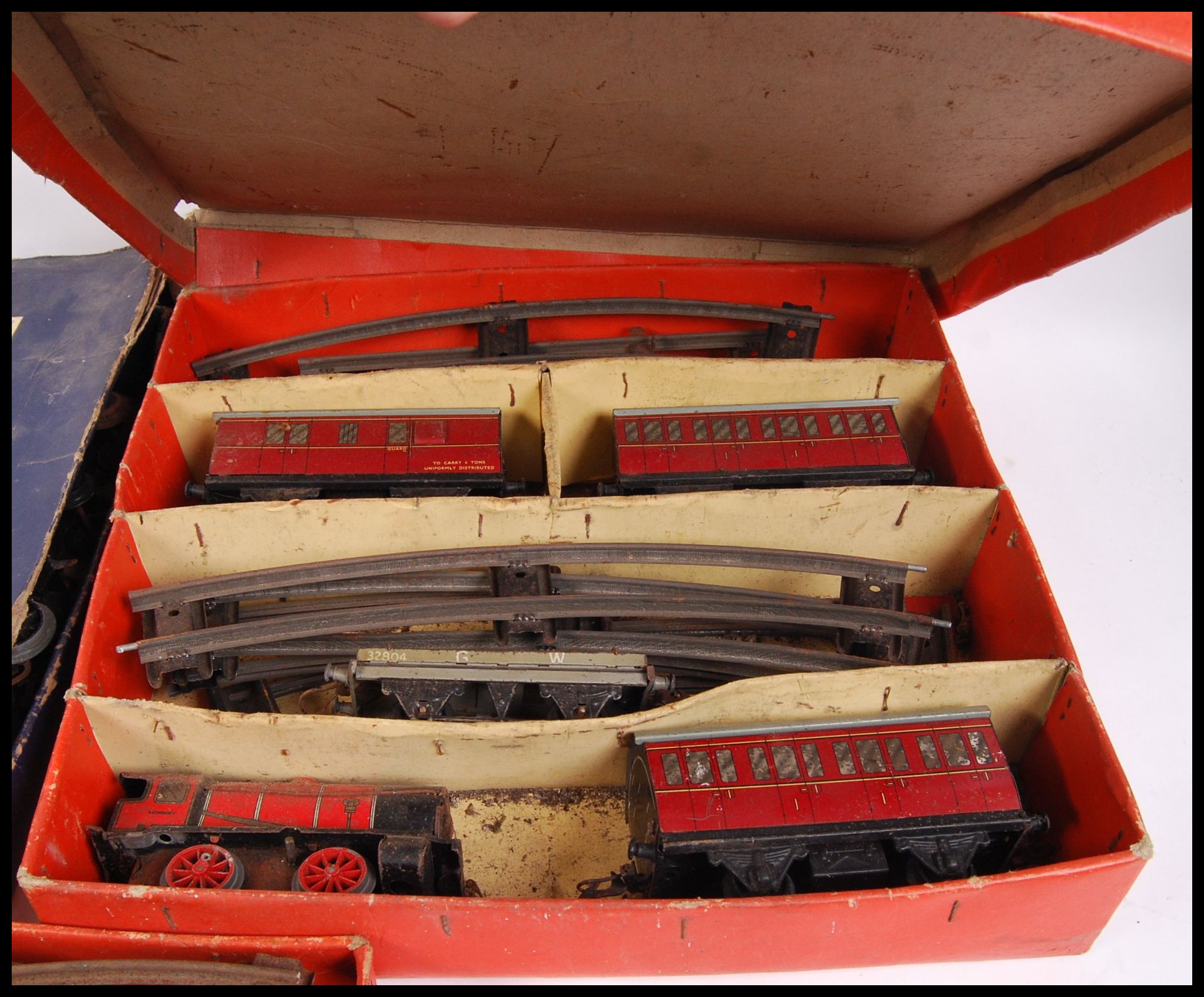 VINTAGE HORNBY TRAIN SETS - Image 4 of 4