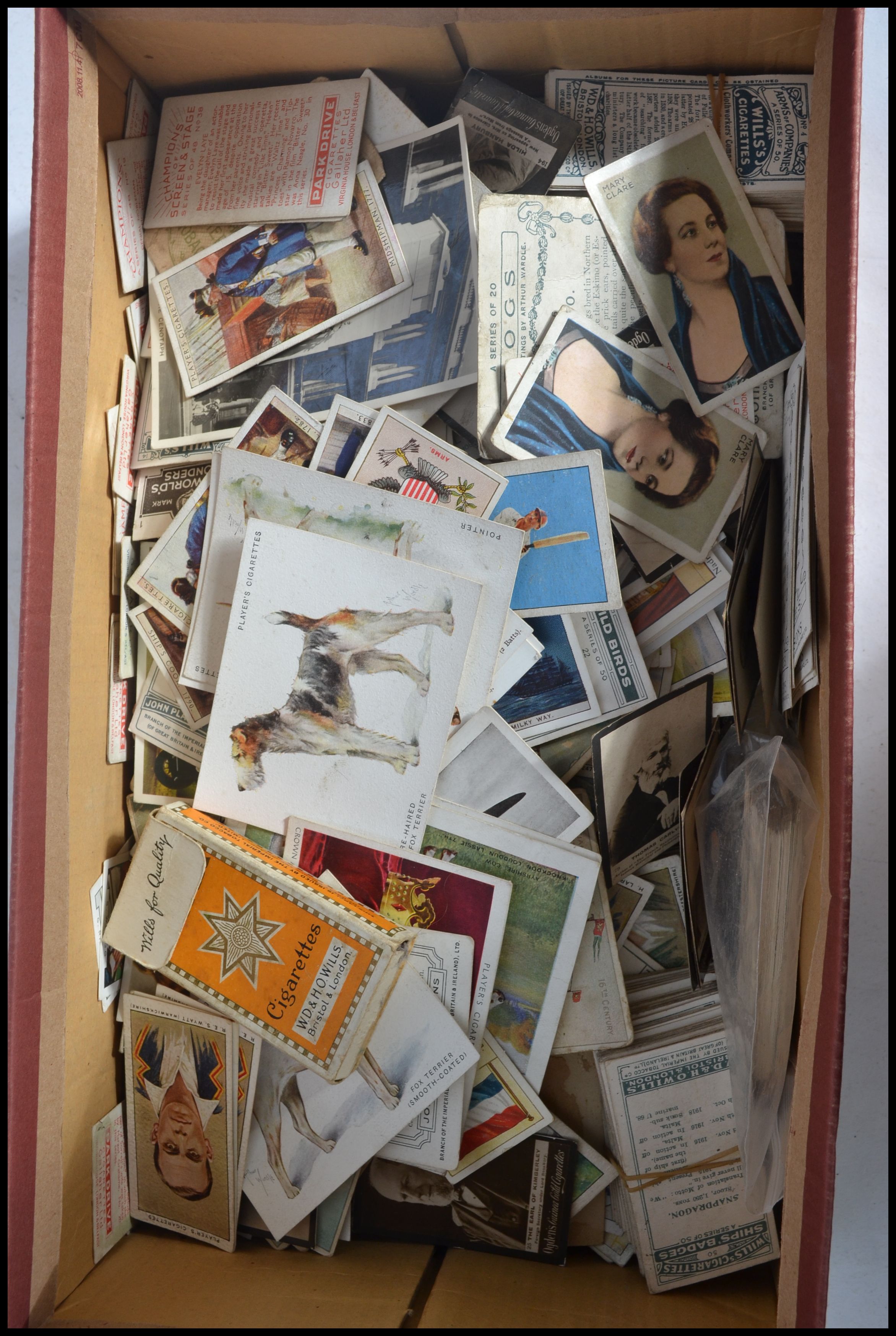 A shoe box of vintage cigarette cards , many hundreds of odds and part sets , 3 sets , Wills , - Image 2 of 6