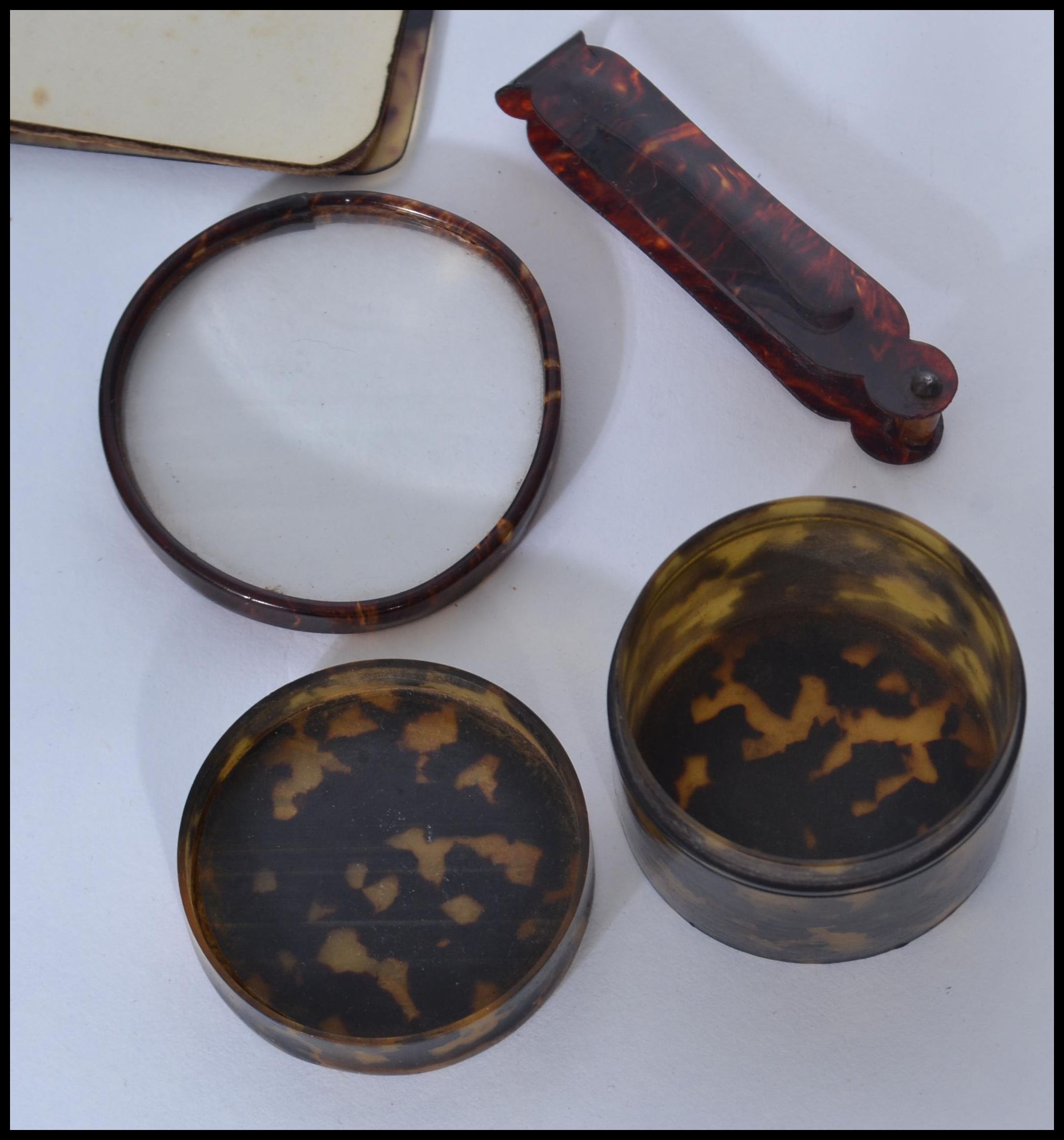 A group of vintage 19th century Tortoiseshell items to include a lidded trinket box , a small book - Image 3 of 3