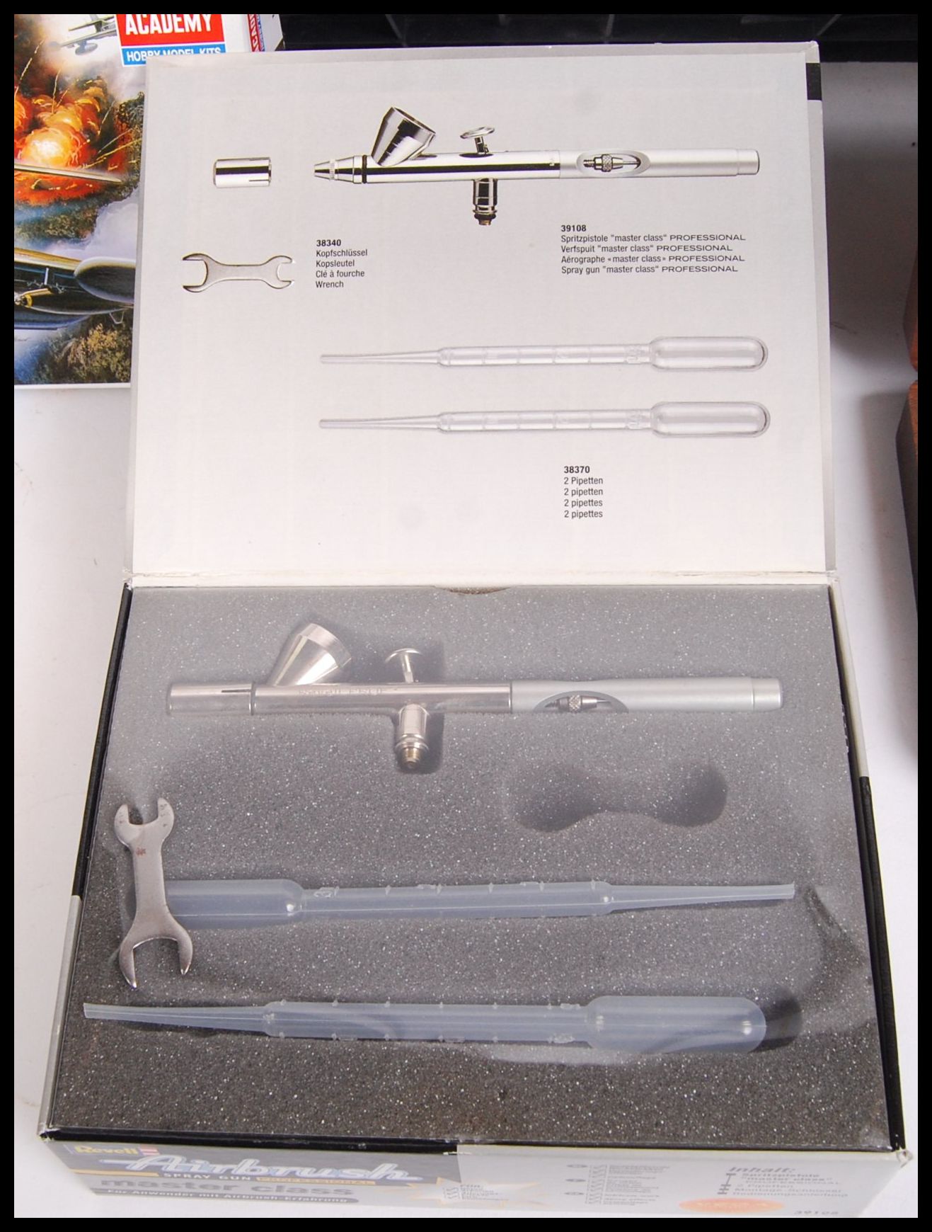 AEROPLANE MODEL KITS SPARES & AIRBRUSH SETS - Image 3 of 5