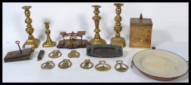 A collection of vintage and antique brass wares to include a Pot Office set of postage scales,