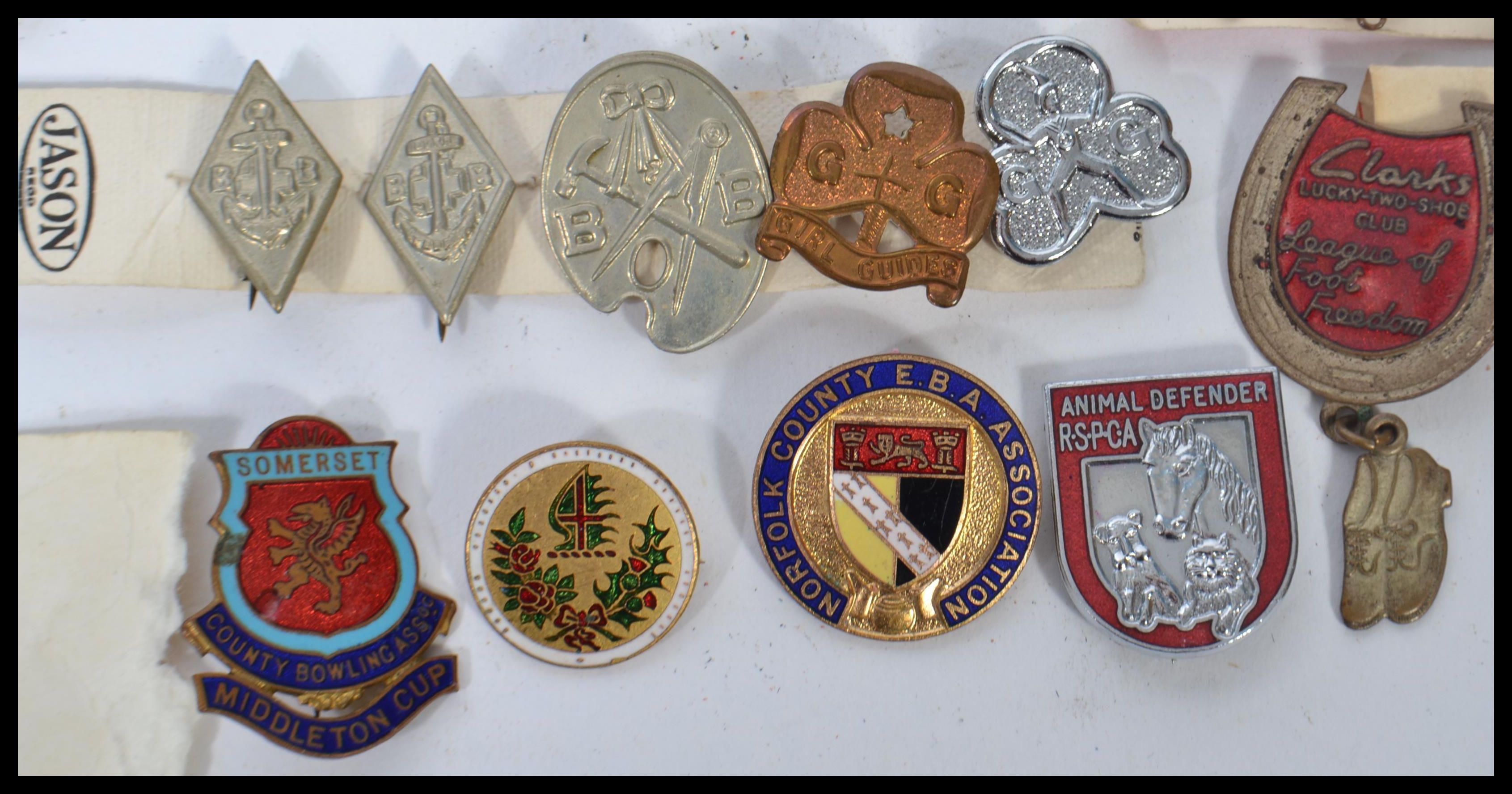A good collection of vintage Enamel pin badges dating from the first half of the 20th century to - Image 3 of 10