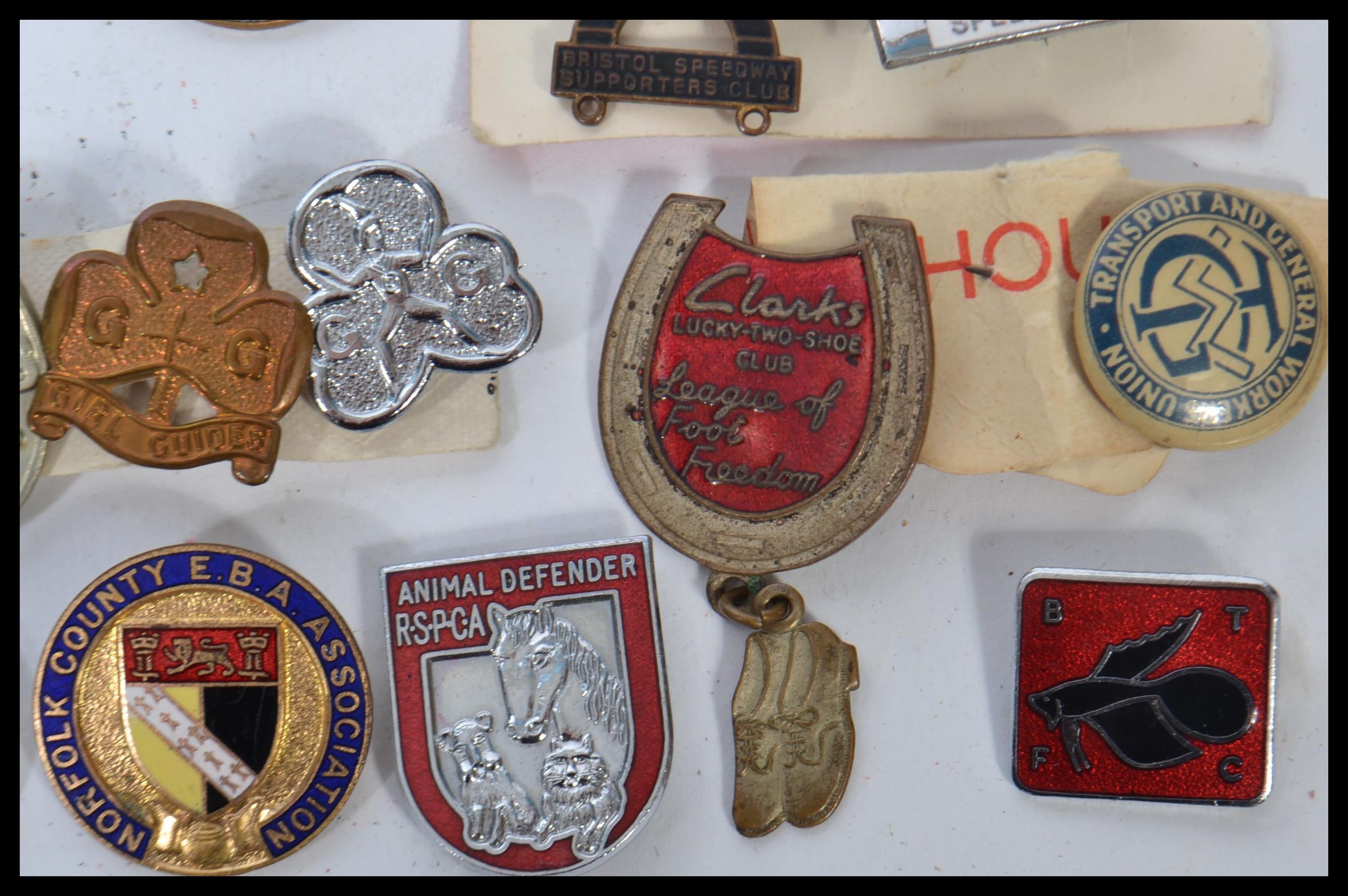 A good collection of vintage Enamel pin badges dating from the first half of the 20th century to - Image 2 of 10