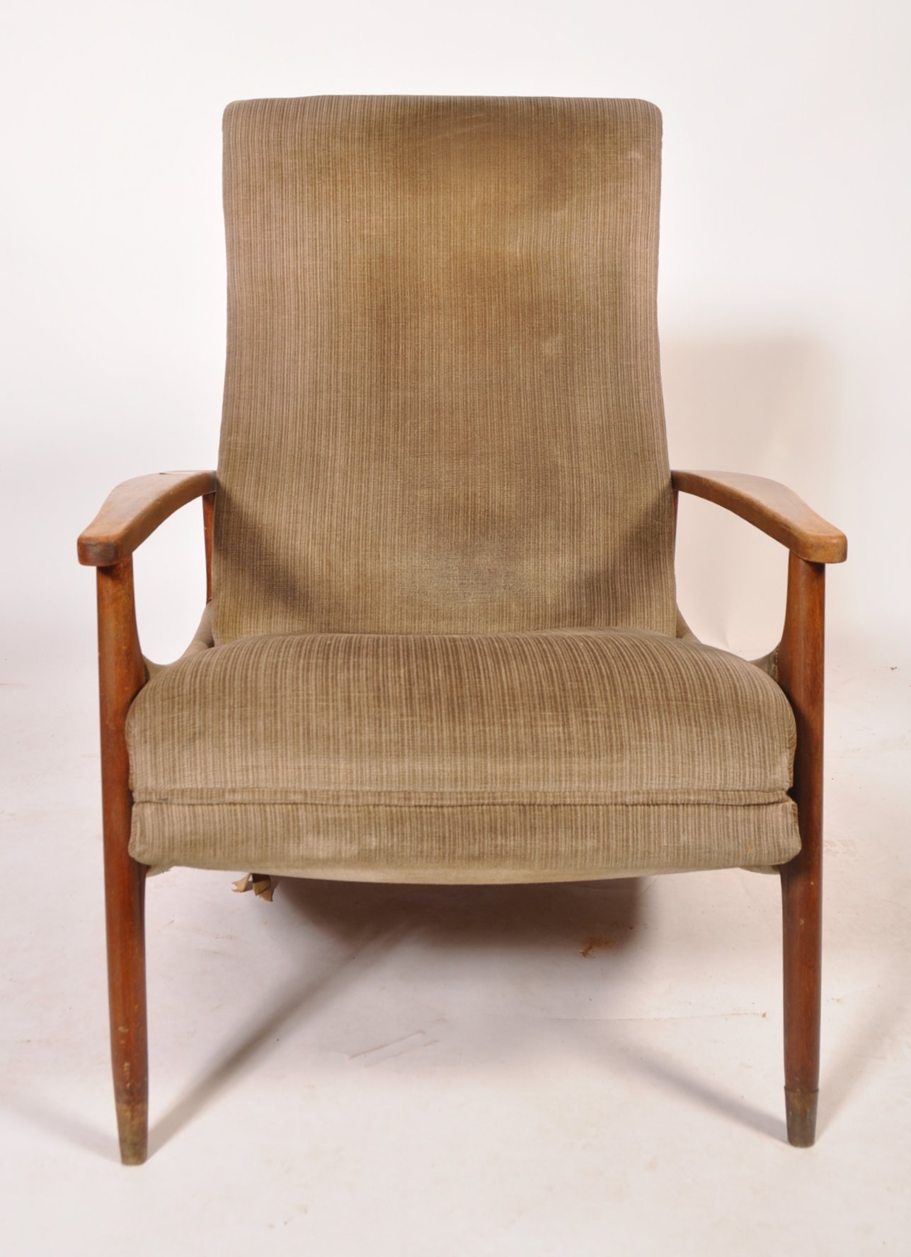 A mid century retro armchair having show wood frame with reclining action and upholstered in a beige - Image 3 of 5