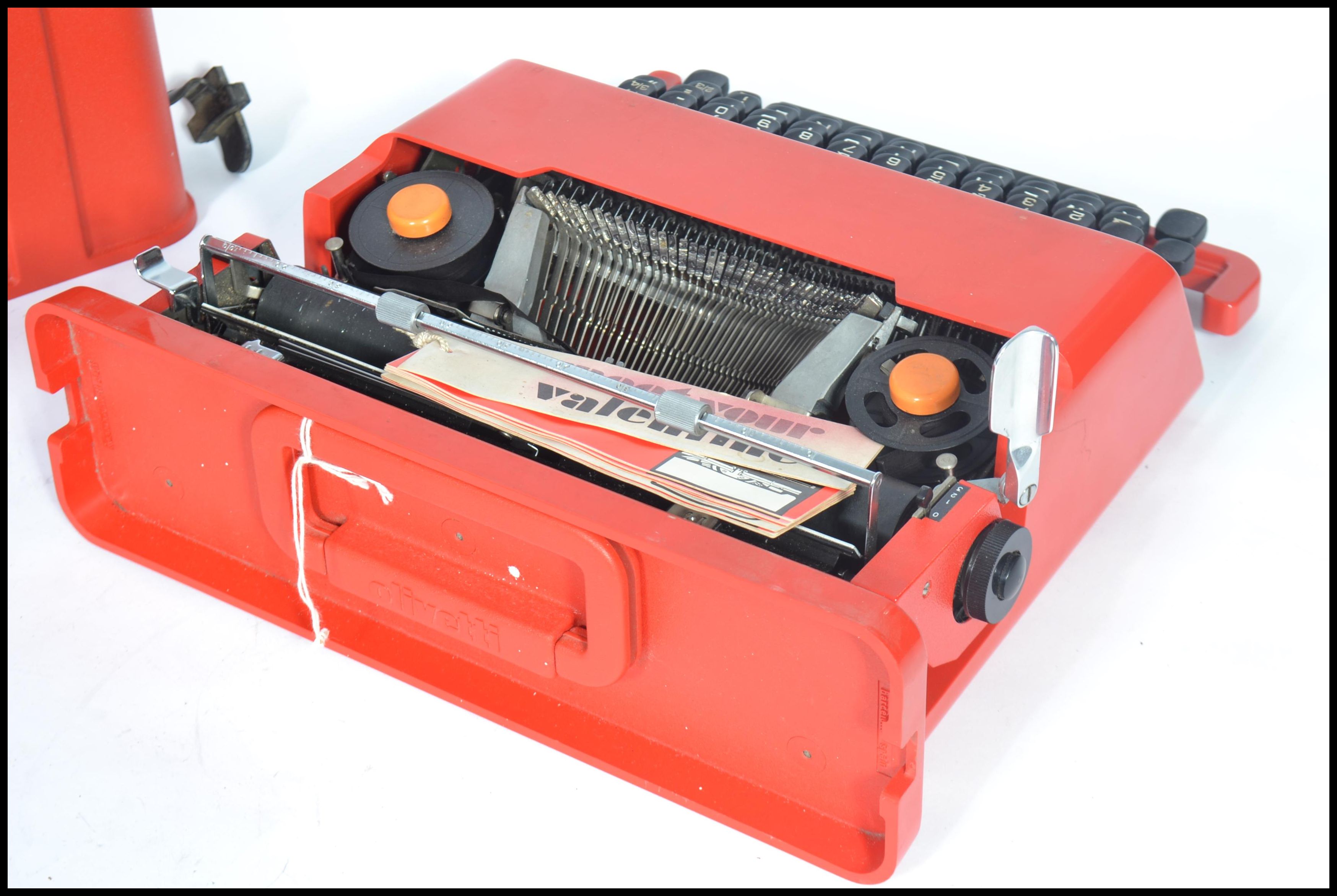 A vintage retro 20th century industrial Italian Valentine portable typewriter designed by Ettore - Image 4 of 6