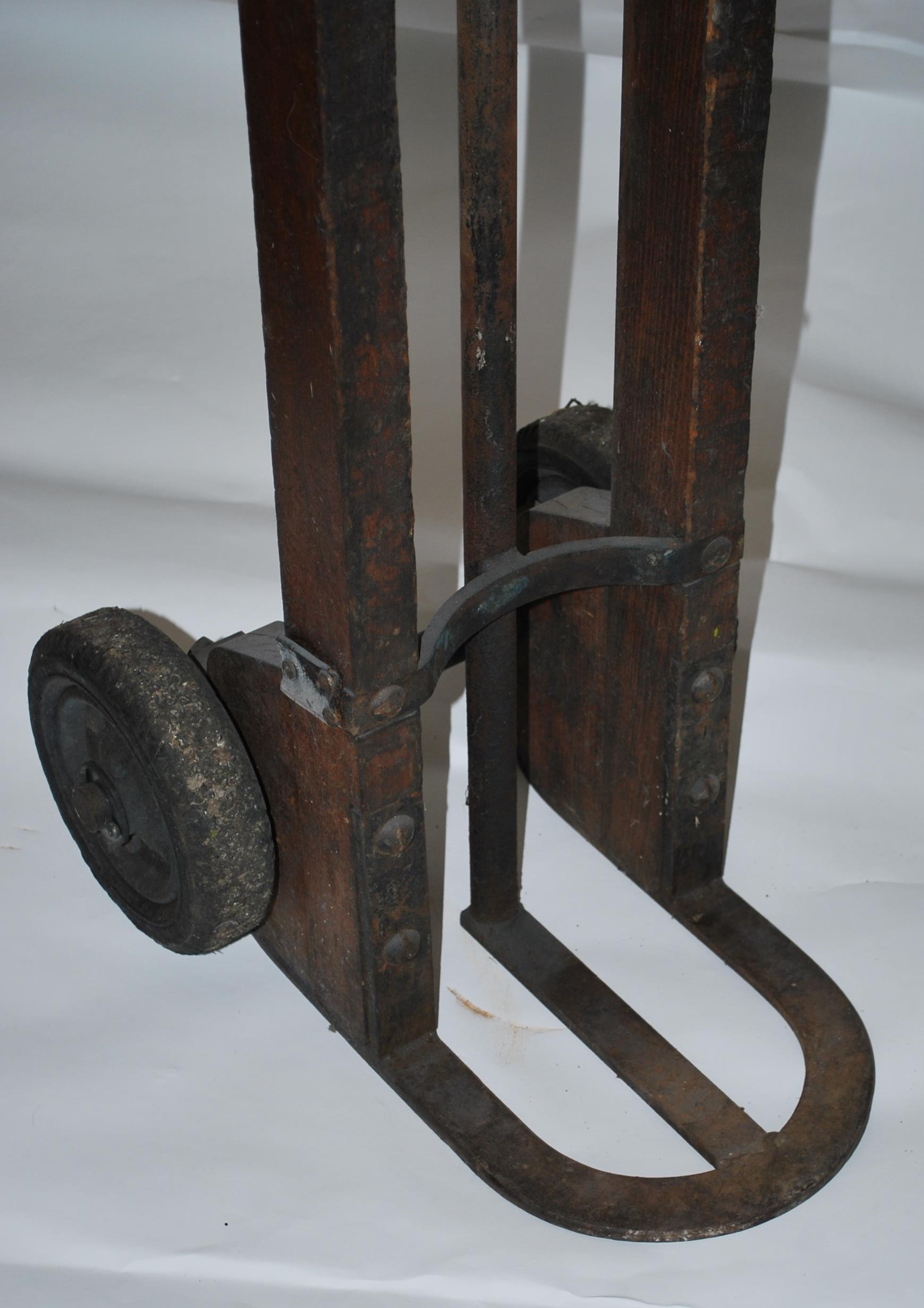 An early 20th century Industrial gas bottle / water bottle sack trucks. The upright of half moon - Image 3 of 4