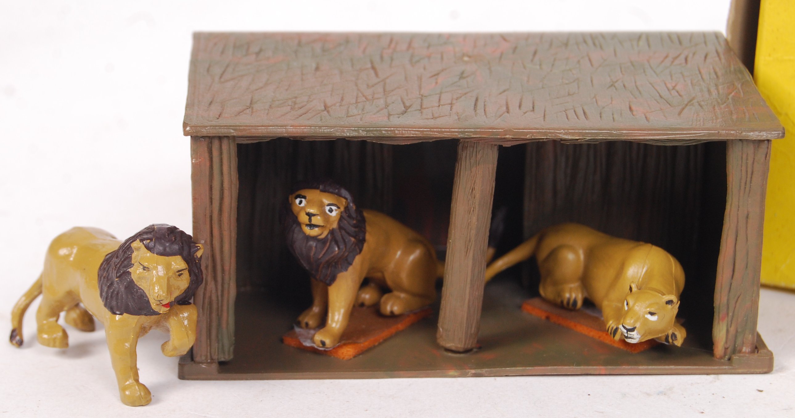 RARE CORGI TOYS GIFT SET ' LIONS OF LONGLEAT ' DIE - Image 4 of 5