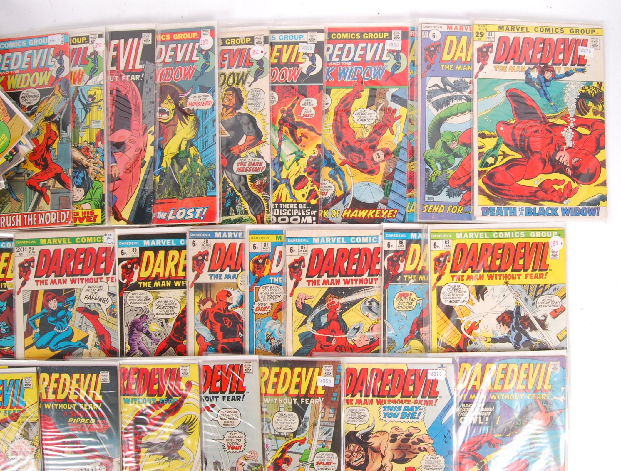 COMPLETE RUN OF VINTAGE MARVEL COMICS ' DAREDEVIL ' COMIC BOOKS - Image 2 of 4