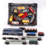 ASSORTED 00 GAUGE RAILWAY TRAINSET ROLLING STOCK