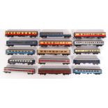 ASSORTED 00 GAUGE RAILWAY TRAINSET ROLLING STOCK