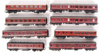 HORNBY 00 GAUGE RAILWAY TRAINSET CARRIAGES