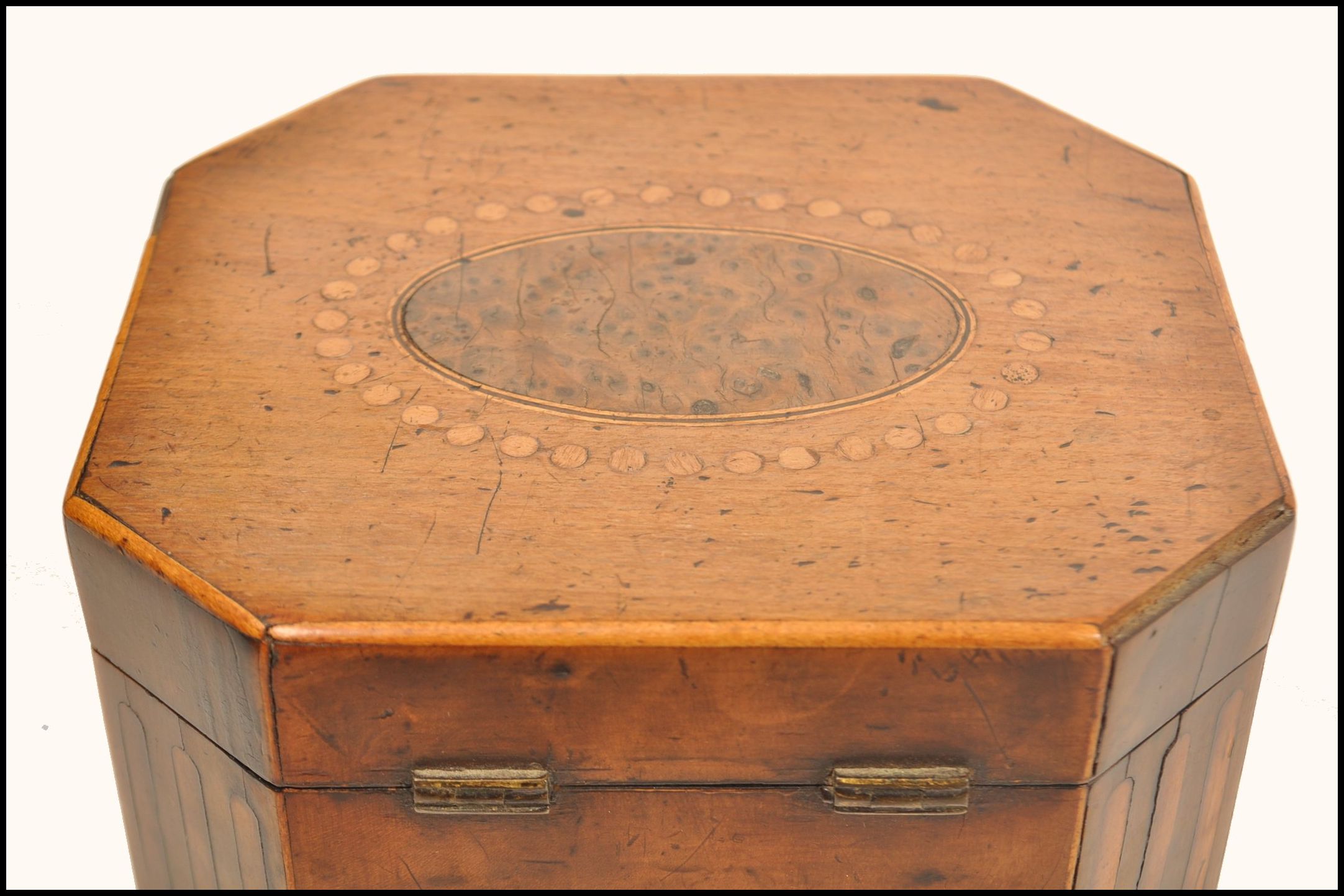 An 18th century Georgian walnut tea caddy having yew wood oval panels and box wood inlays. The - Image 5 of 8