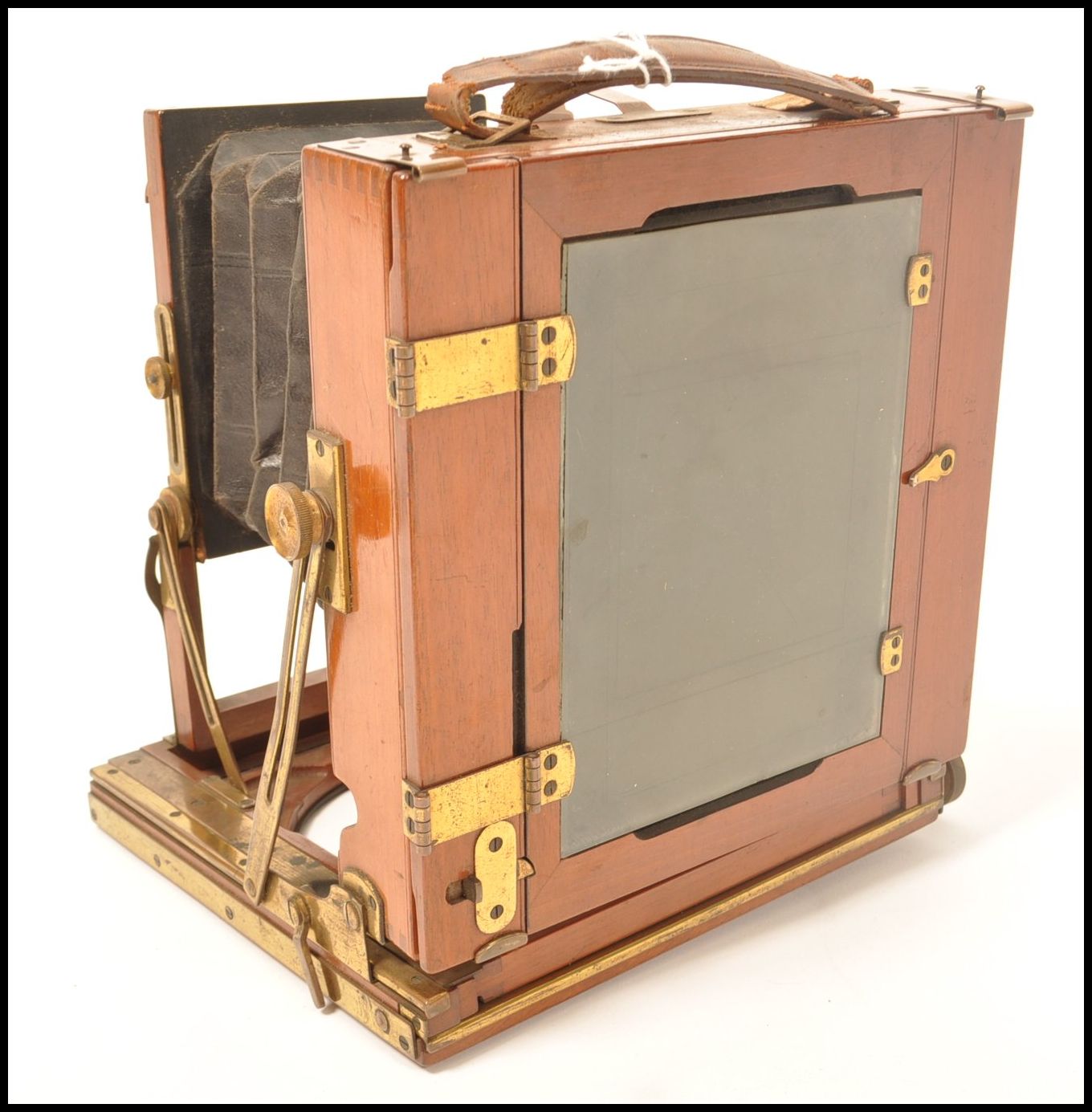 An early 20th century The Victo plate bellows camera having a mahogany case with brass mounts. Brass - Image 3 of 7