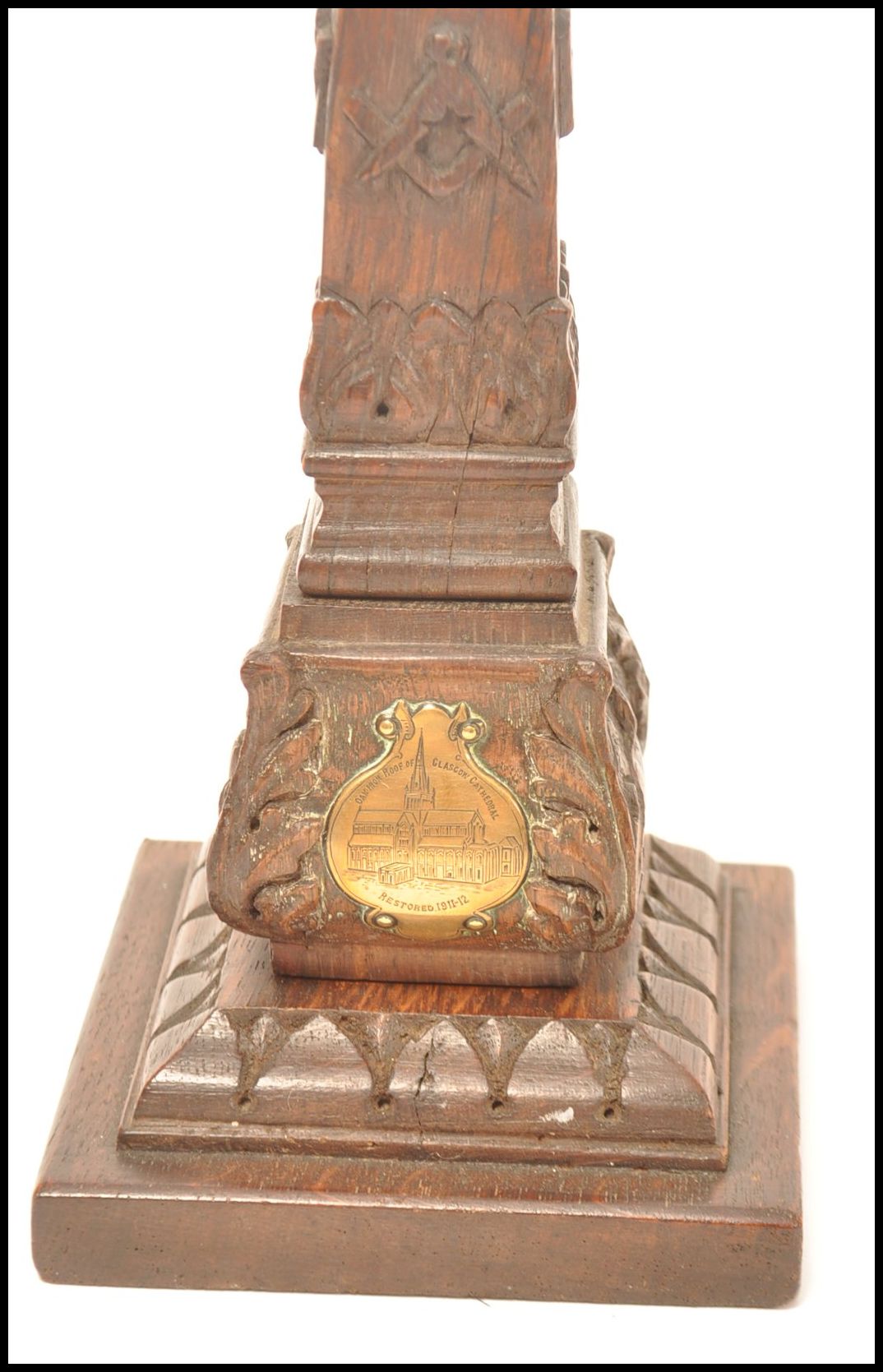 A pair of Masonic carved wooden souvenir candlestick with cast brass sockets, the base of each - Bild 4 aus 7