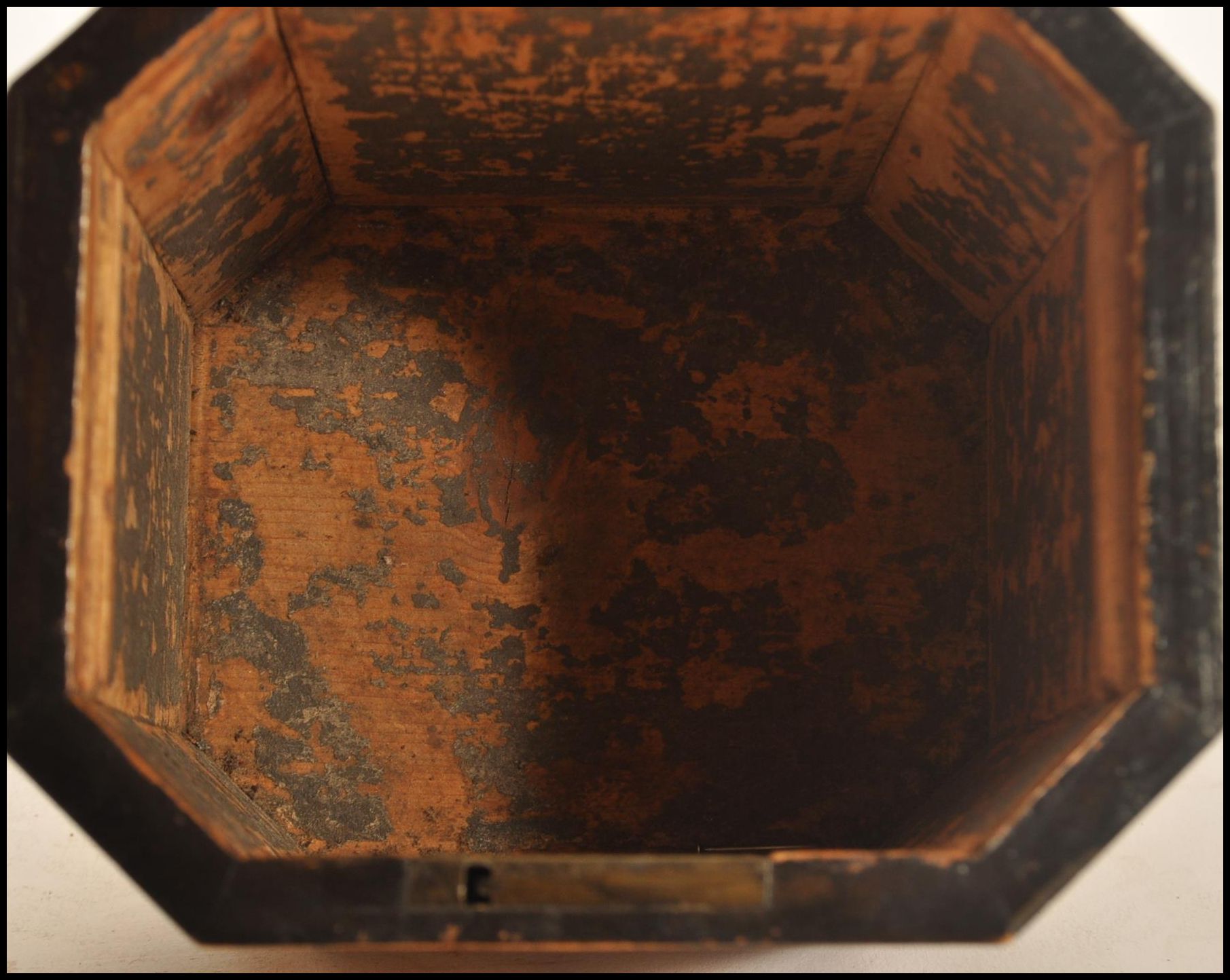 An 18th century Georgian walnut tea caddy having yew wood oval panels and box wood inlays. The - Image 7 of 8