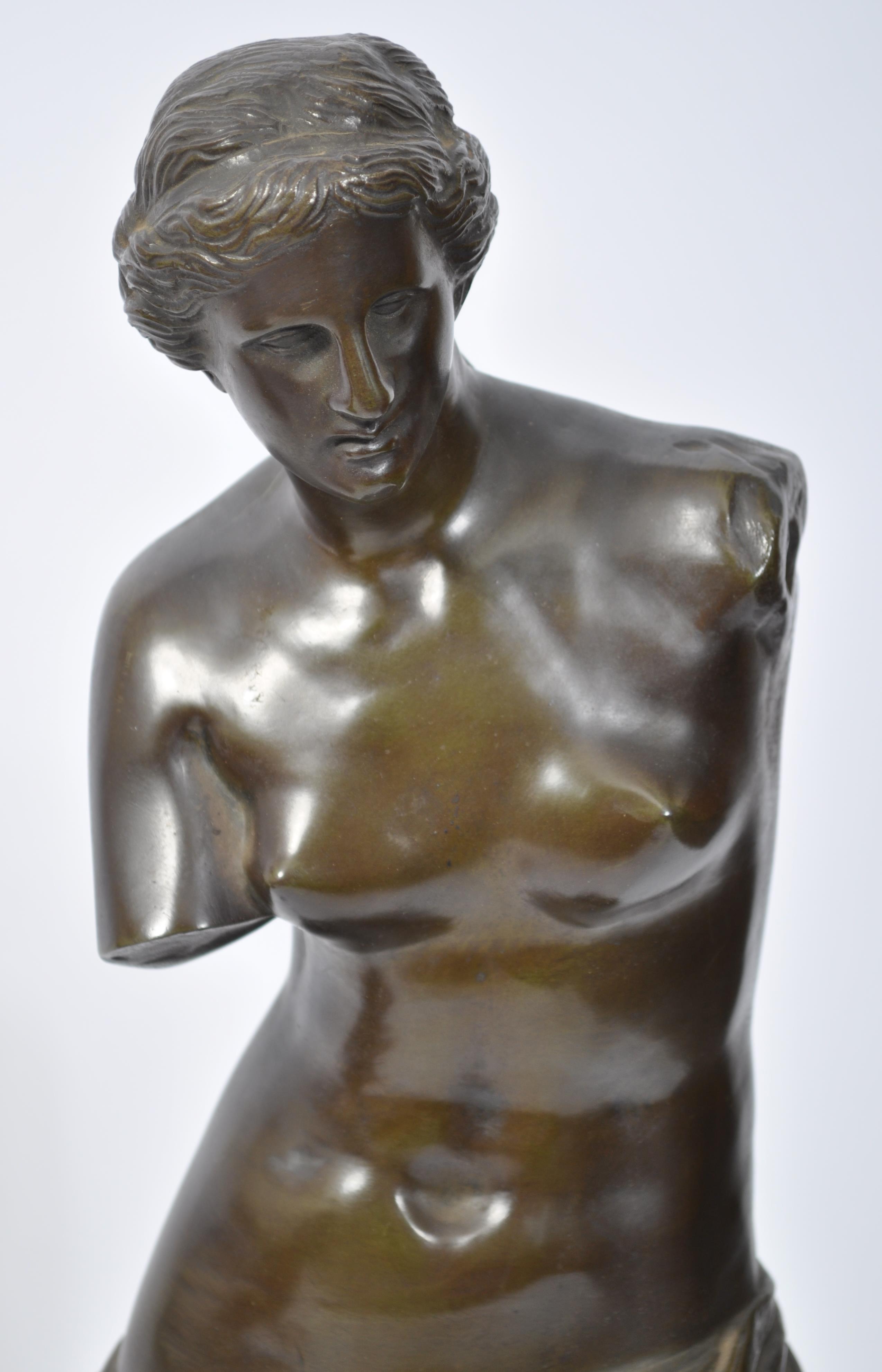 A stunning large bronze sculpture of ' Aphrodite a - Image 4 of 5
