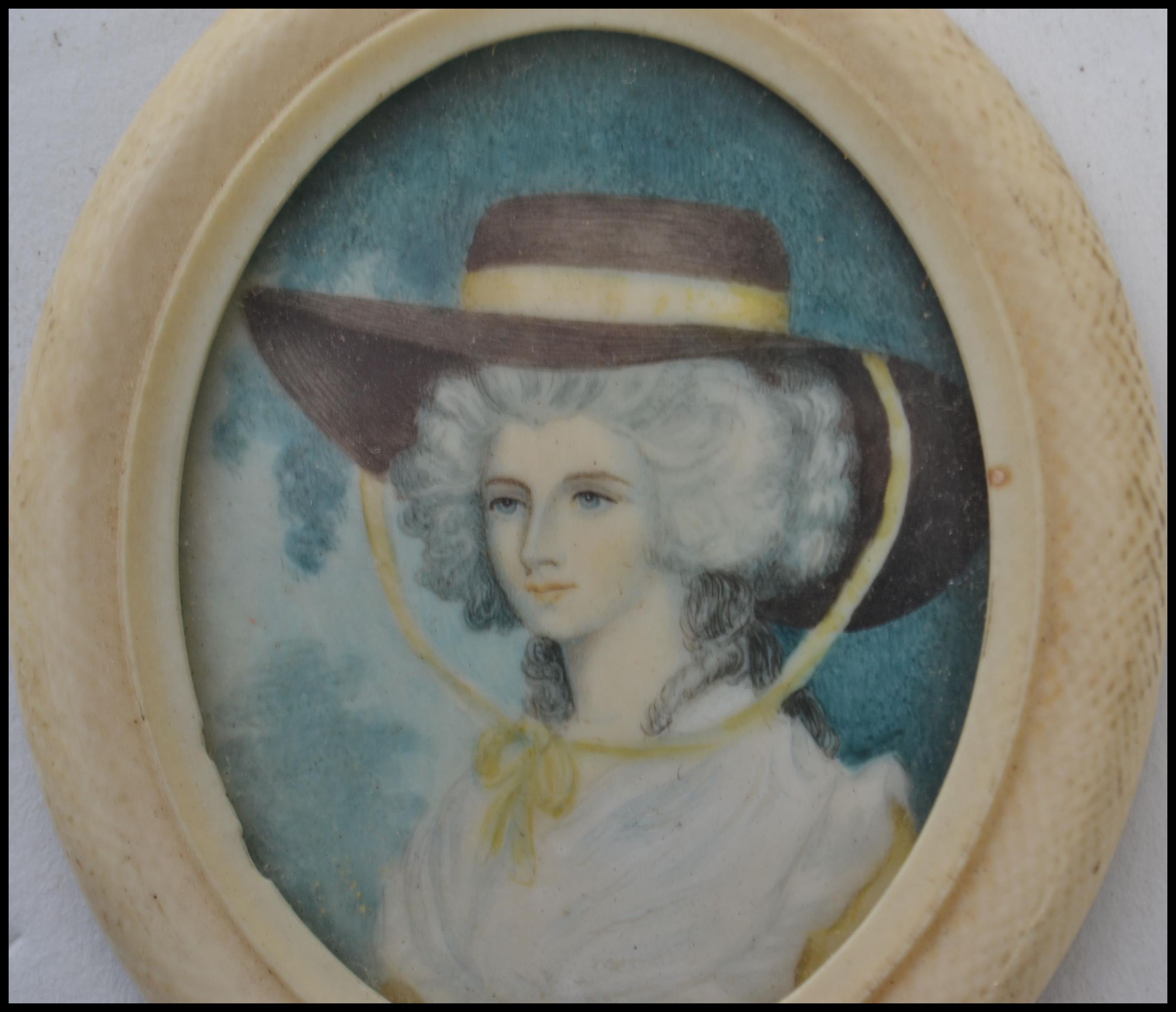 An 18th century portrait miniature painting on ivo - Image 4 of 5