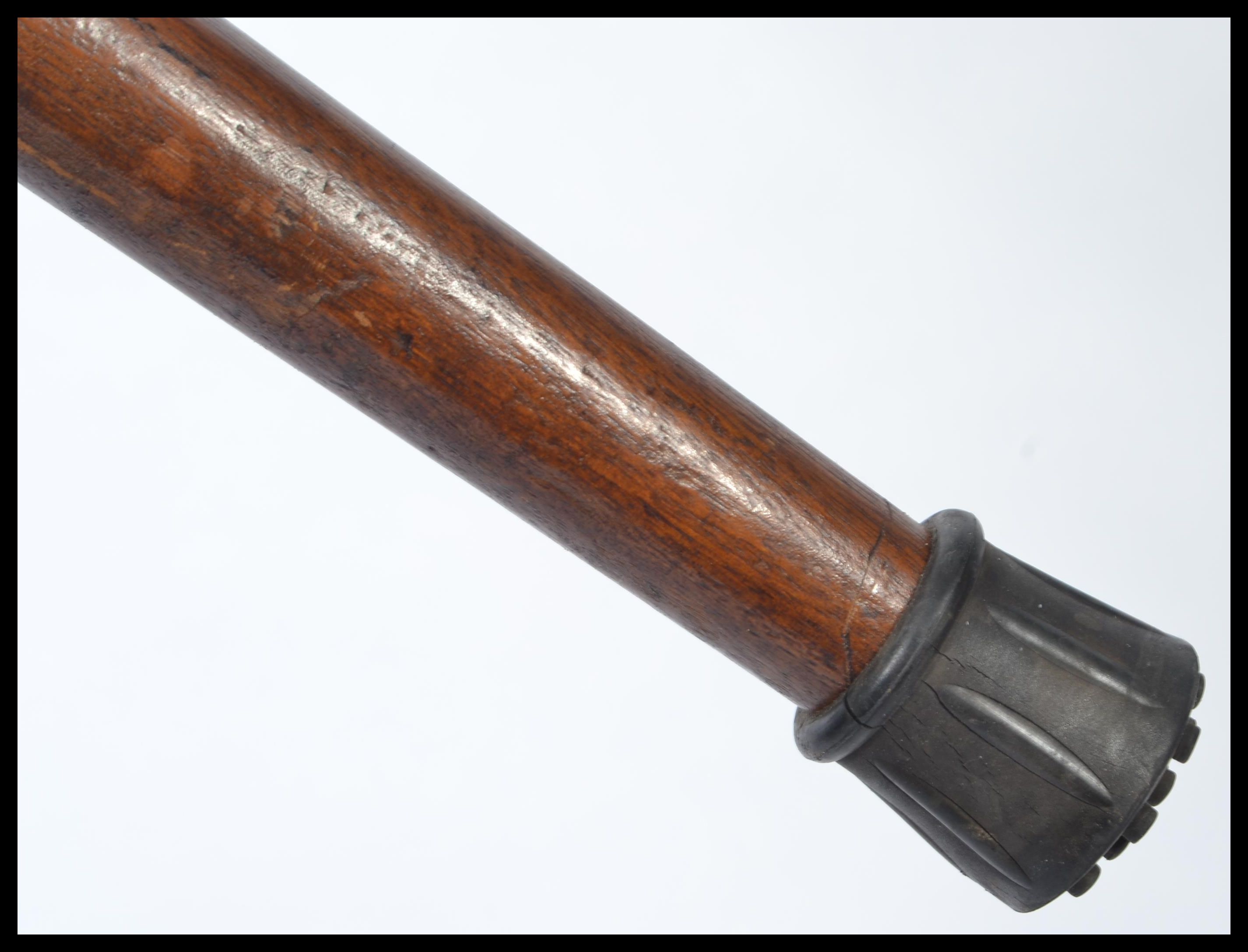 A vintage 20th century walking stick cane having a - Image 6 of 6